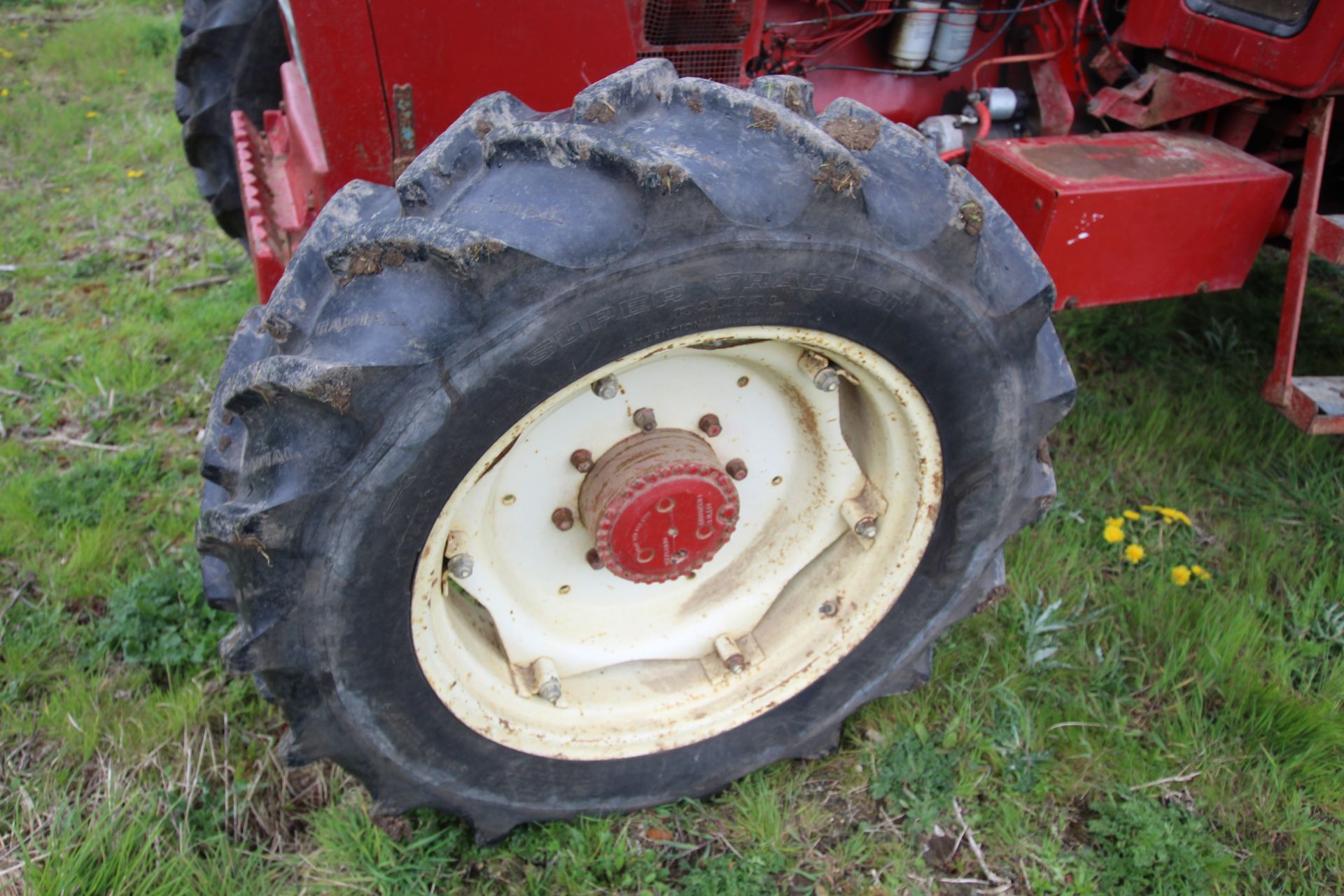 International 956 XL 4WD tractor. Registration ADX 134Y. Date of first registration 08/10/1982. 6, - Image 8 of 55