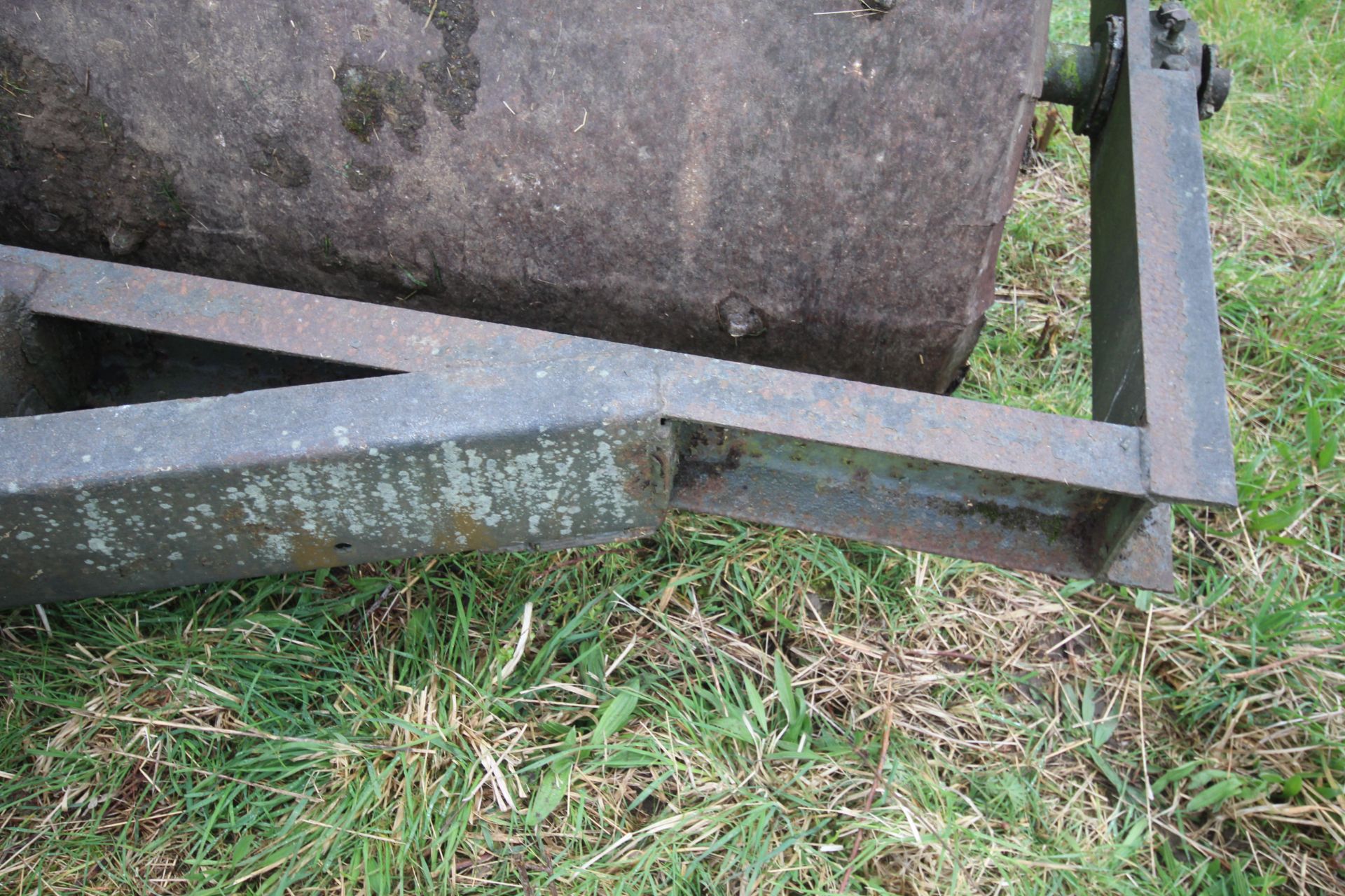 Farm made large concrete filled flat roll. - Image 7 of 15