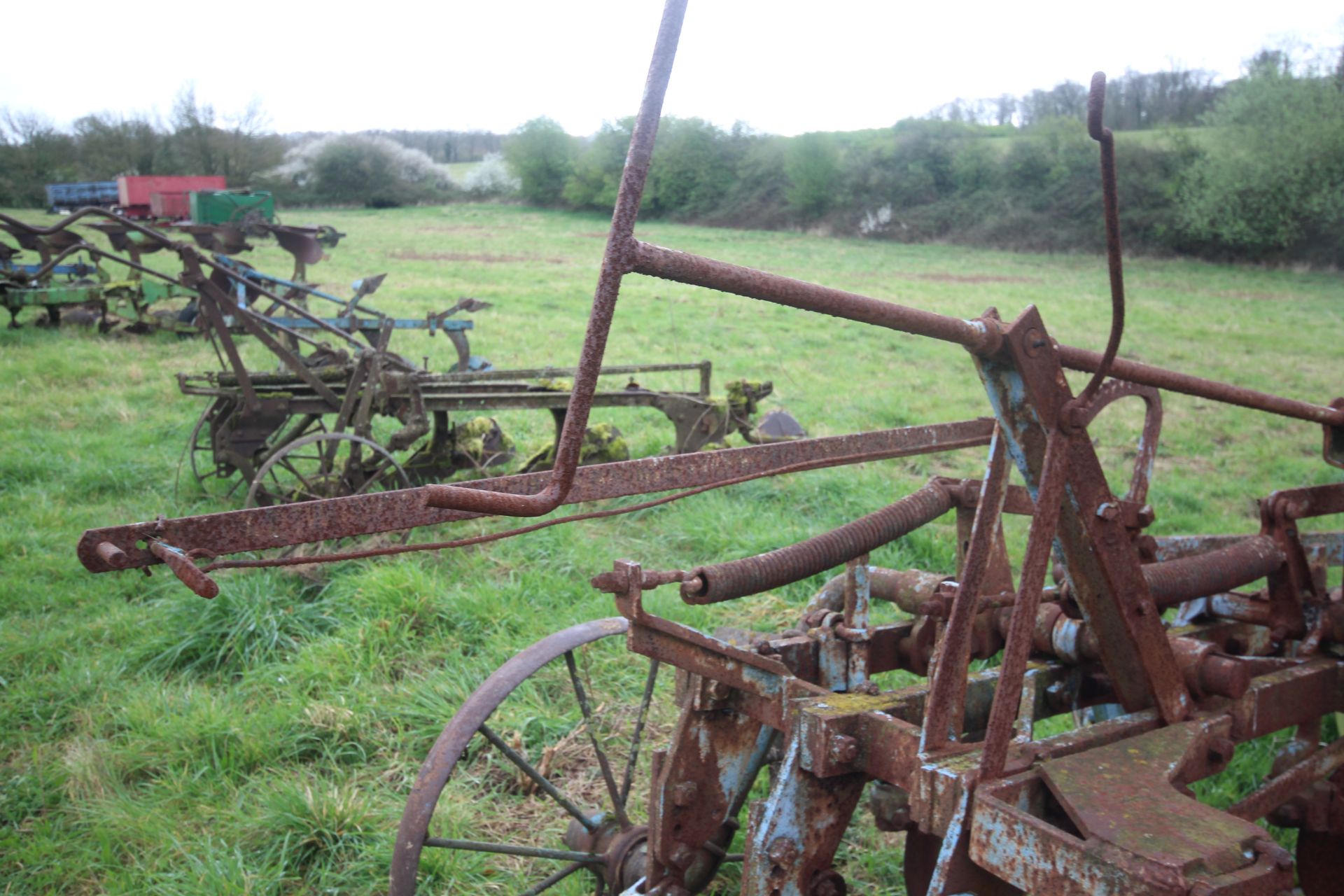 Ransomes Multitrac four furrow conventional trailed plough. With discs. - Image 8 of 25