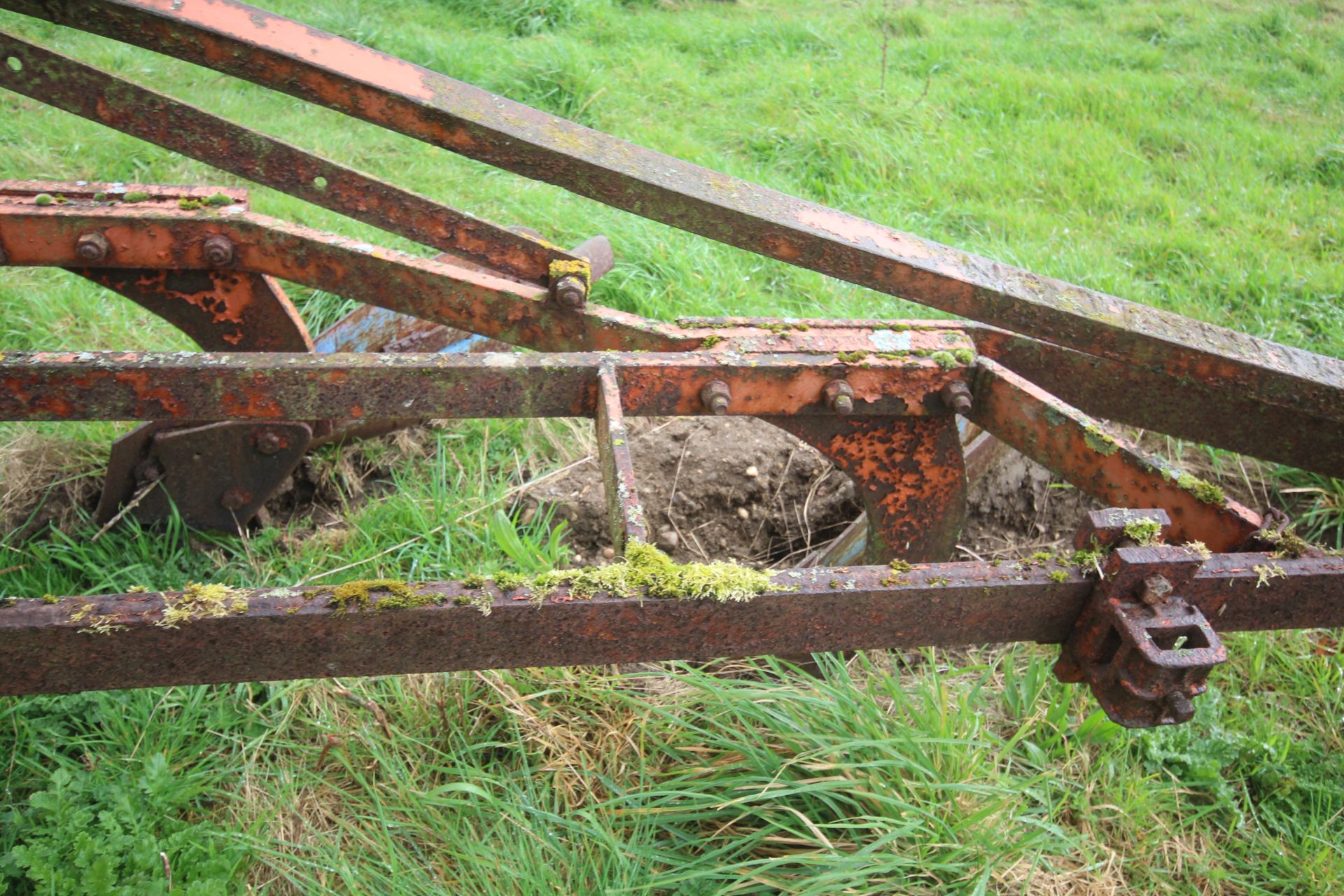 Ransomes three furrow conventional plough. Converted to two furrow. - Image 13 of 15