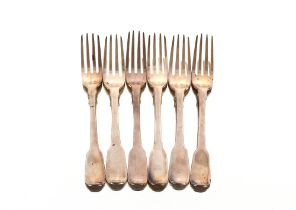 A set of six George III "Fiddle" pattern table forks bearing family crest, London 1814, 14.5oz