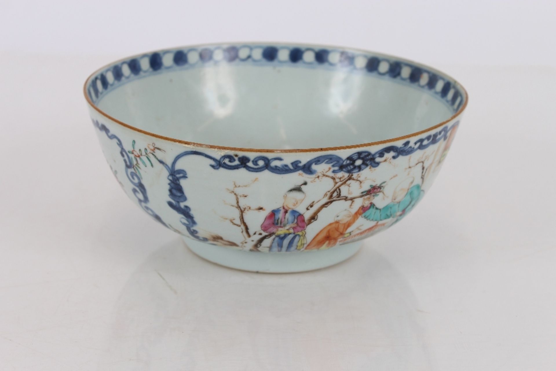 19th Century Chinese famille rose bowl, decorated figures in garden settings, 19.5cm dia. x 9cm high - Image 5 of 7