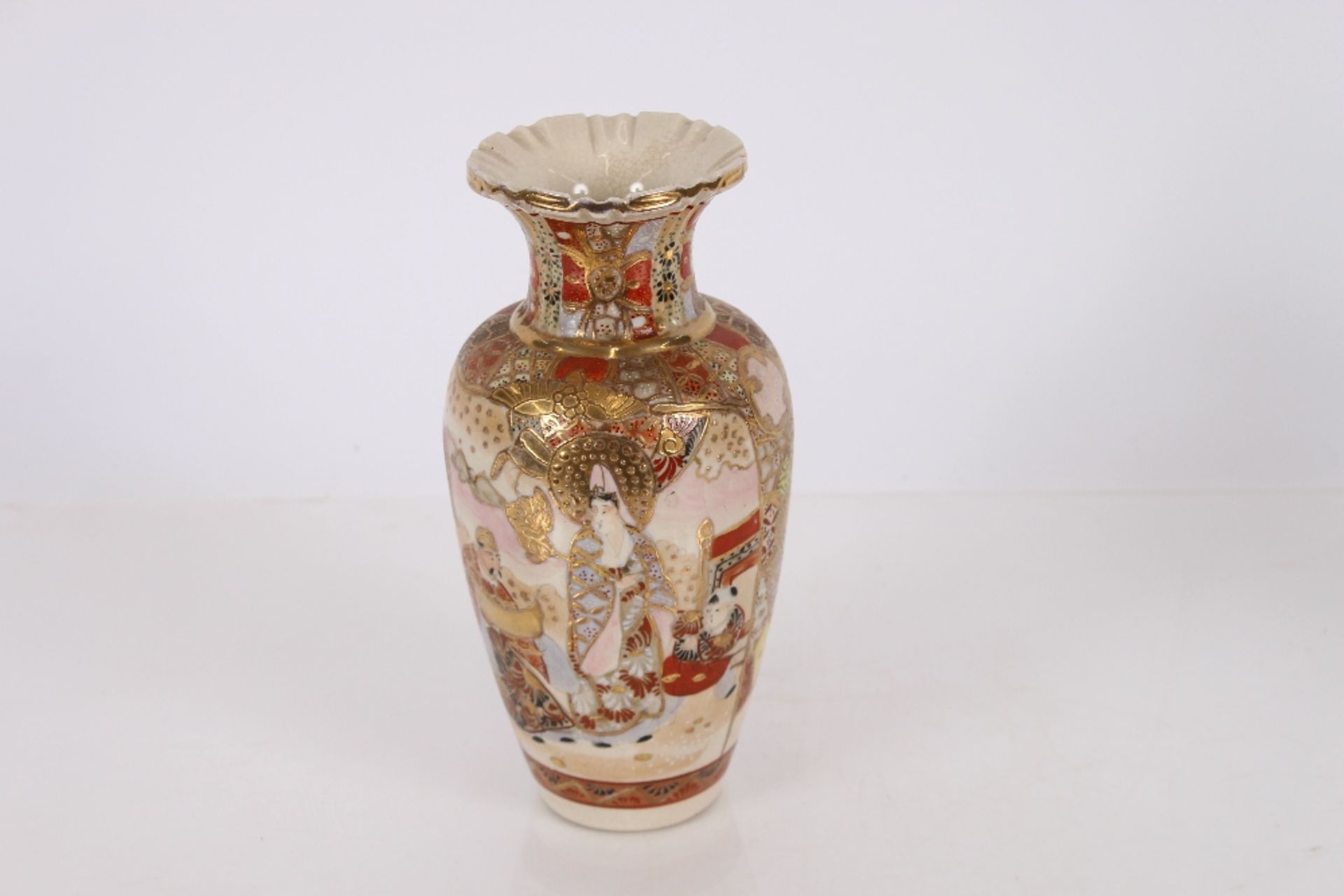 A pair of Japanese Kutani type baluster vases, decorated with figures in a garden setting, 28cm - Image 15 of 31