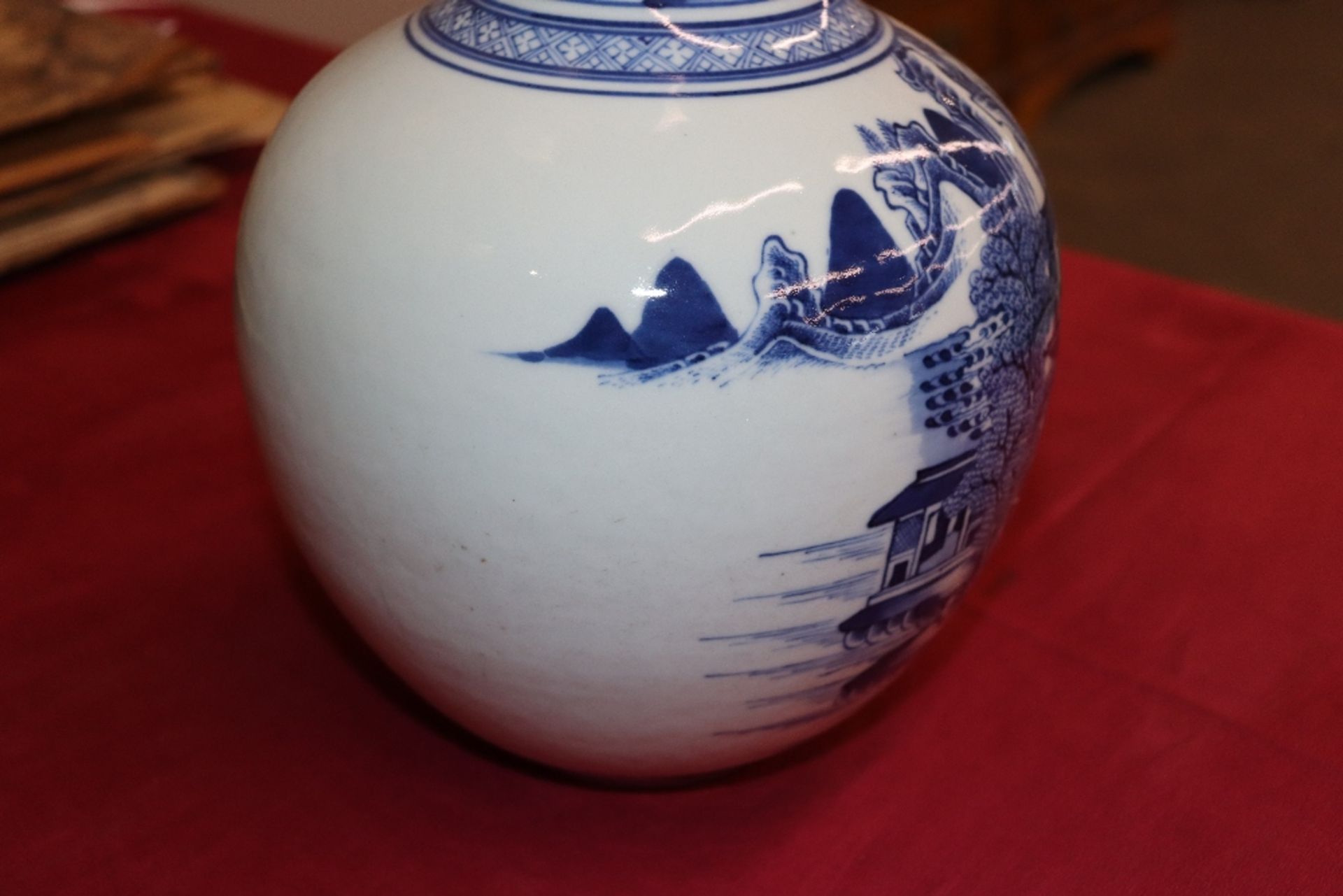 A late 18th / early 19th Century Chinese porcelain blue and white bottle vase, decorated with - Image 13 of 14