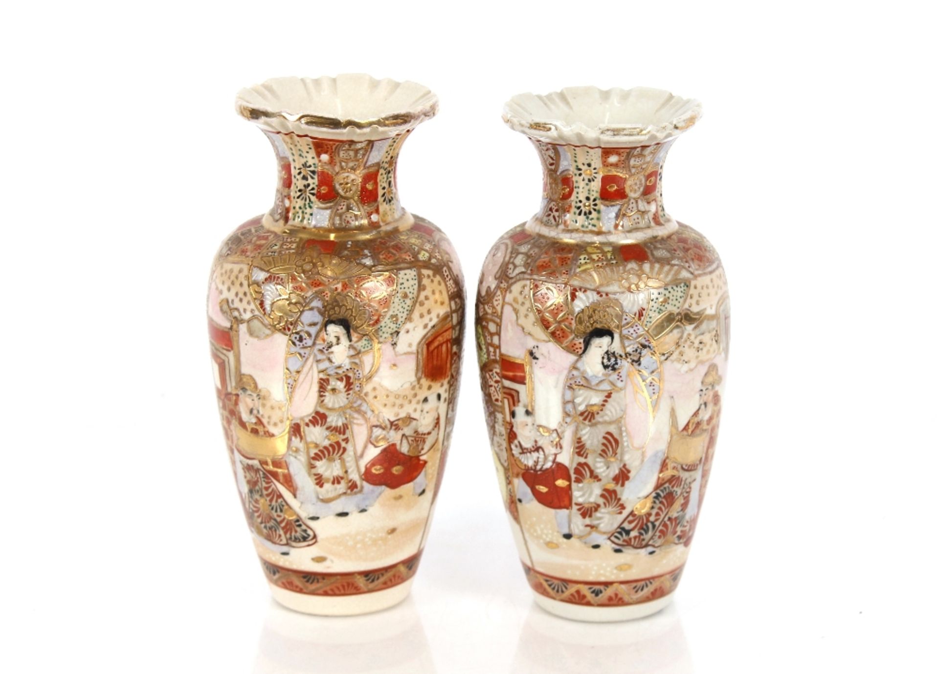 A pair of Japanese Kutani type baluster vases, decorated with figures in a garden setting, 28cm - Image 14 of 31