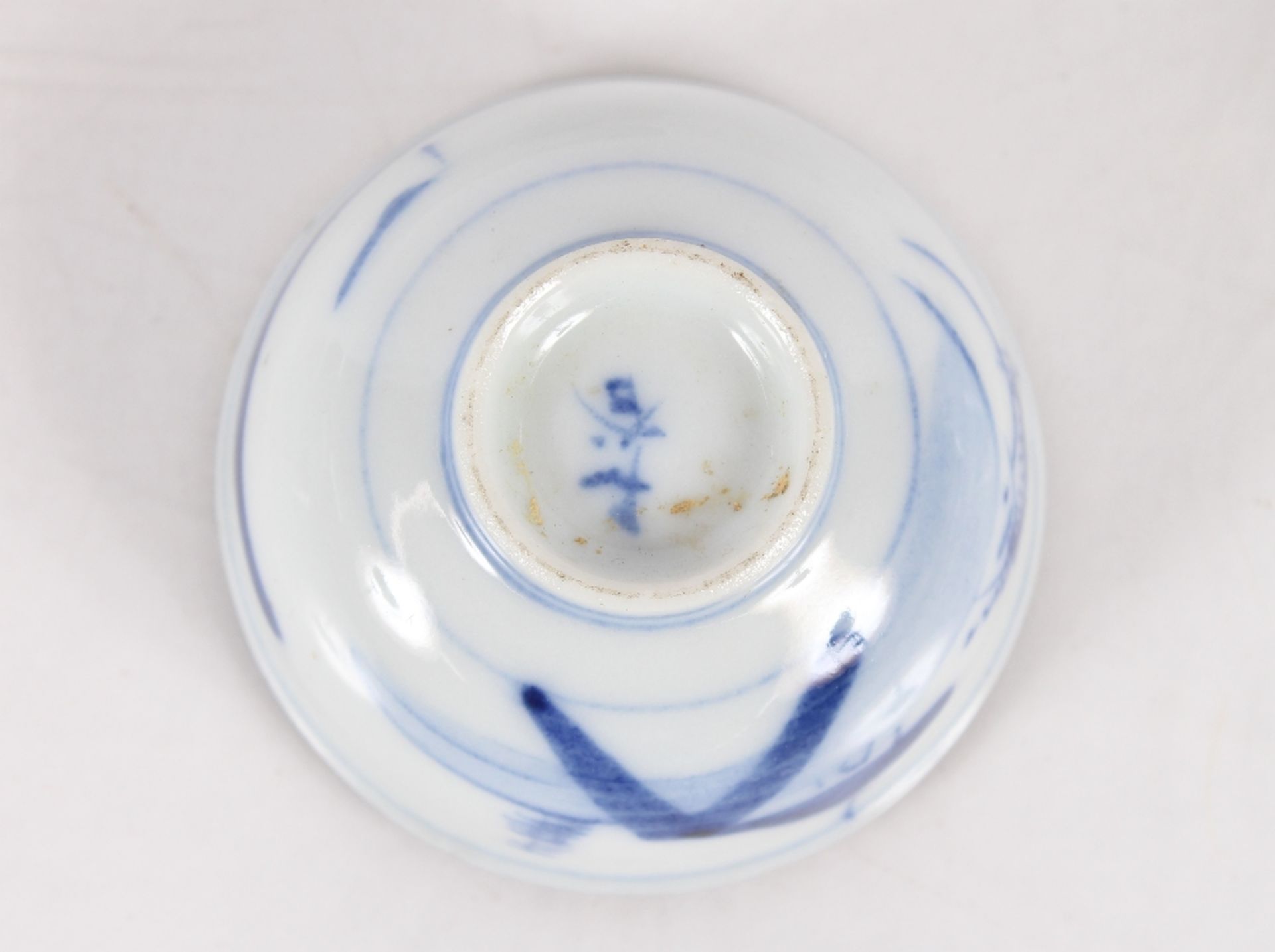 An Oriental leaf shaped dish, decorated buildings and figures, character mark to base, 15cm x 16cm ; - Image 3 of 4