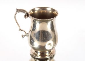 A small silver baluster Christening mug, Birmingham 1965, 124gms