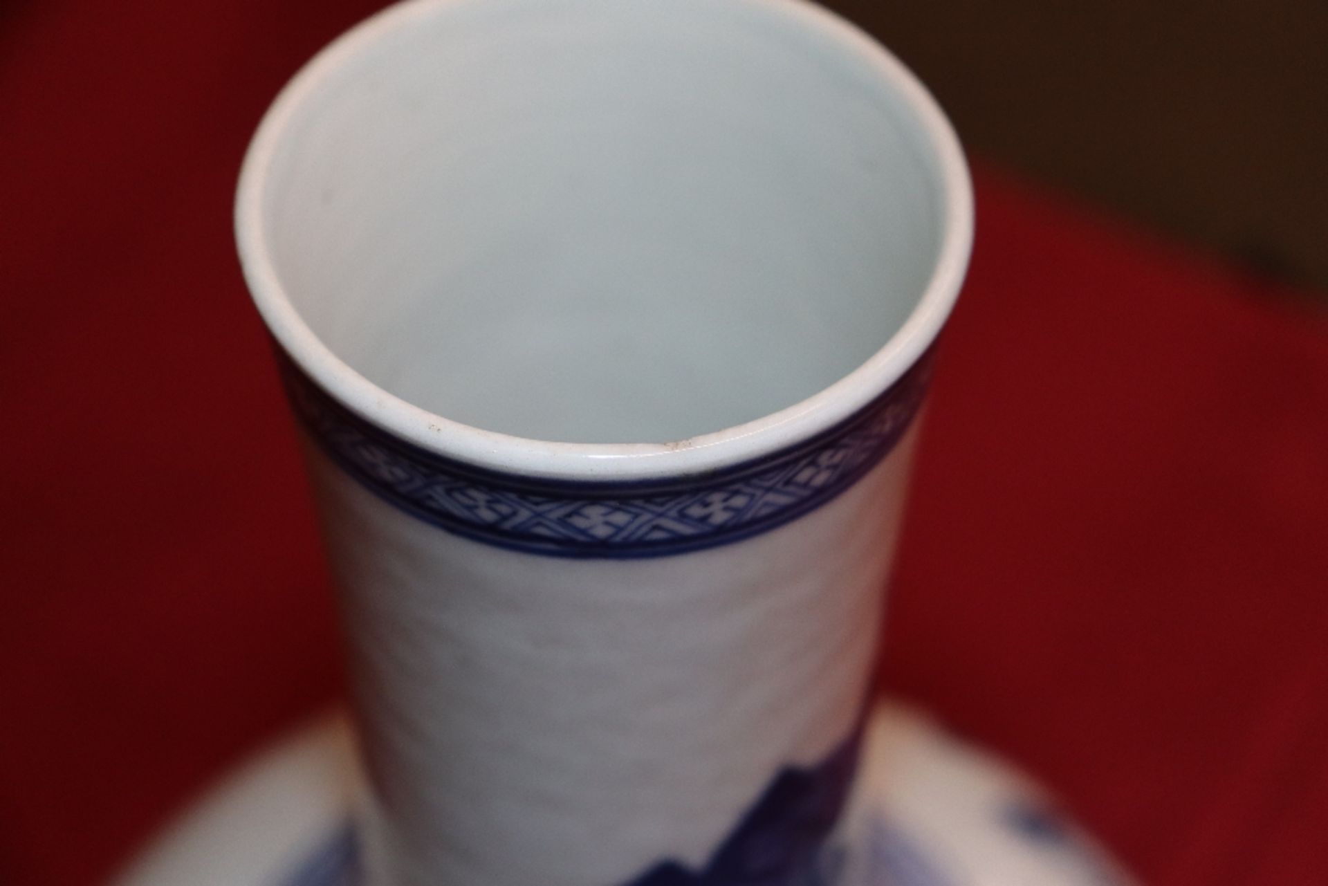 A late 18th / early 19th Century Chinese porcelain blue and white bottle vase, decorated with - Image 14 of 14