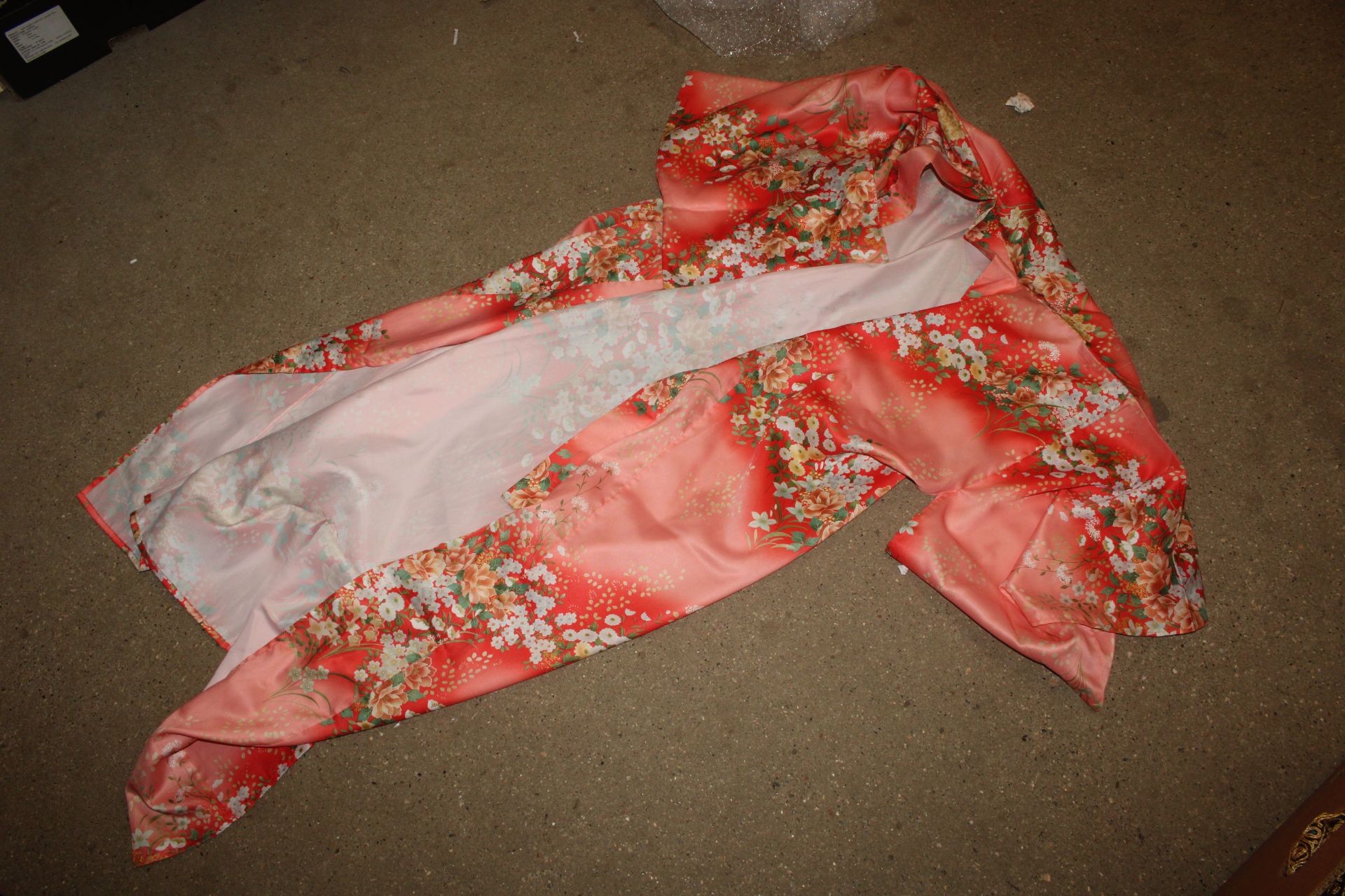 A box containing vintage ladies Asian tops, jacket - Image 4 of 5