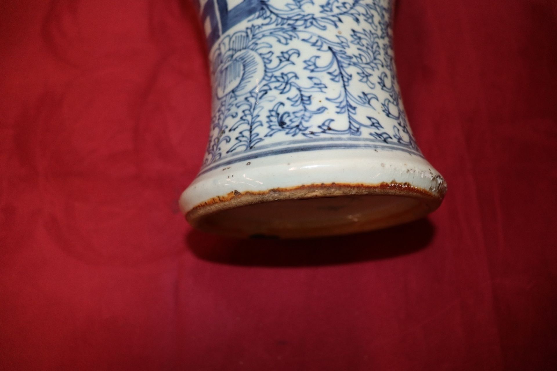 A Chinese blue and white Yeng Yeng vase, having fo - Image 16 of 23