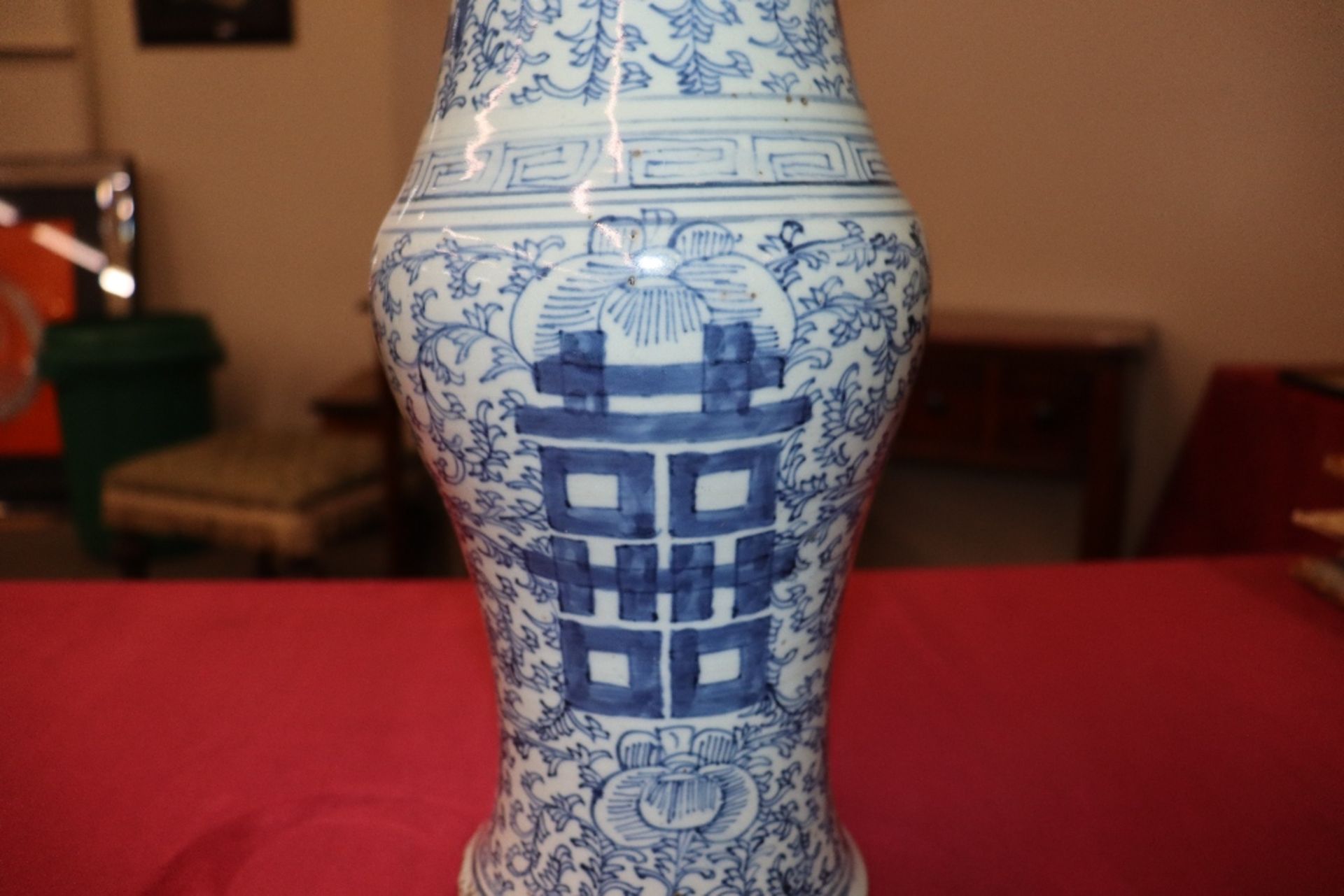 A Chinese blue and white Yeng Yeng vase, having fo - Image 11 of 23