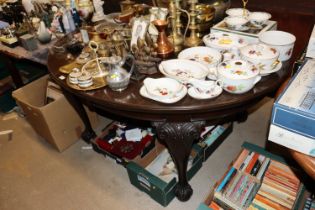 A 19th Century mahogany extending dining table rai