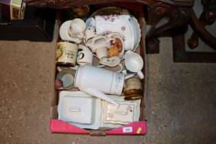 A box of miscellaneous china and pottery to includ