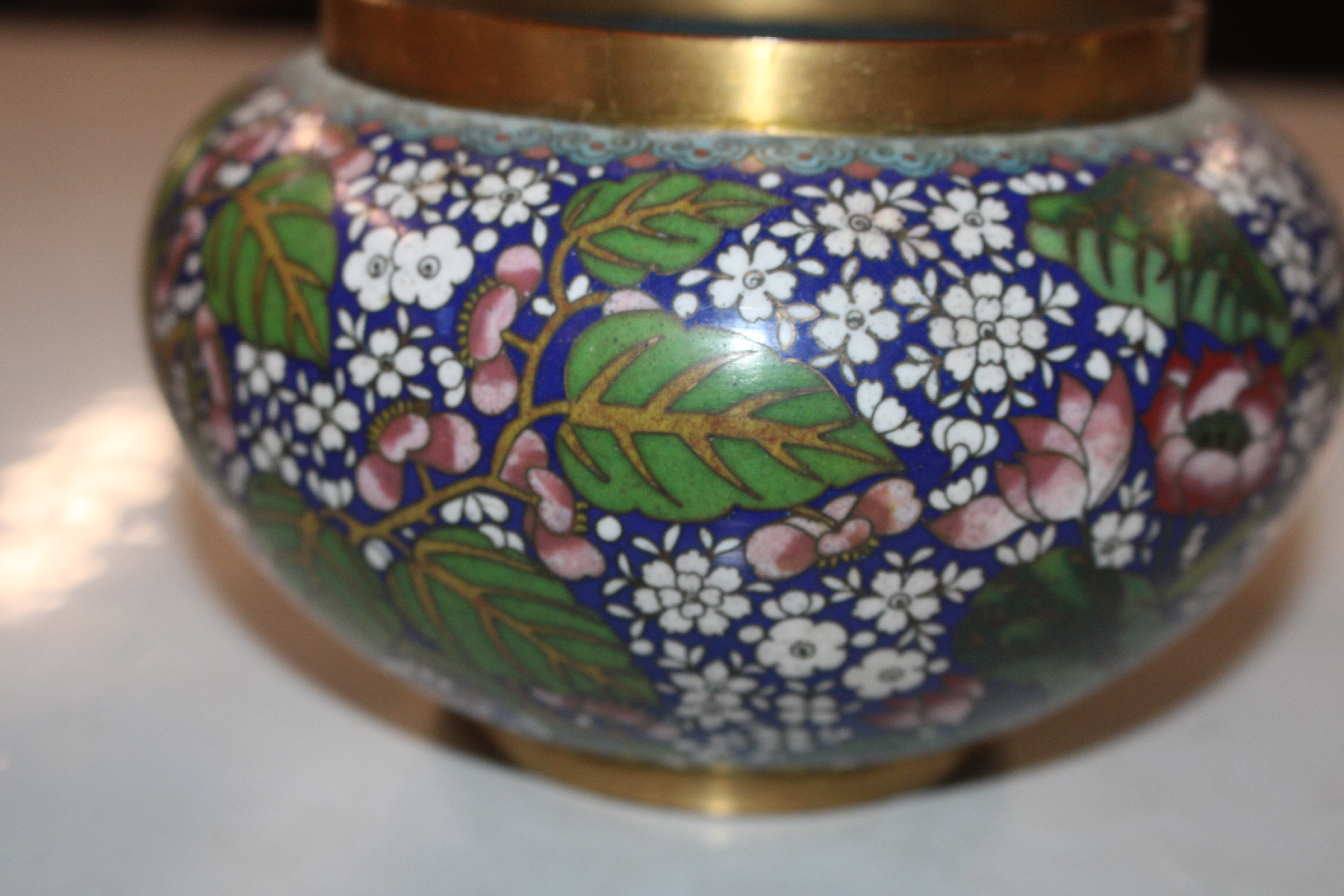 A cloisonné decorated jardinière - Image 7 of 9