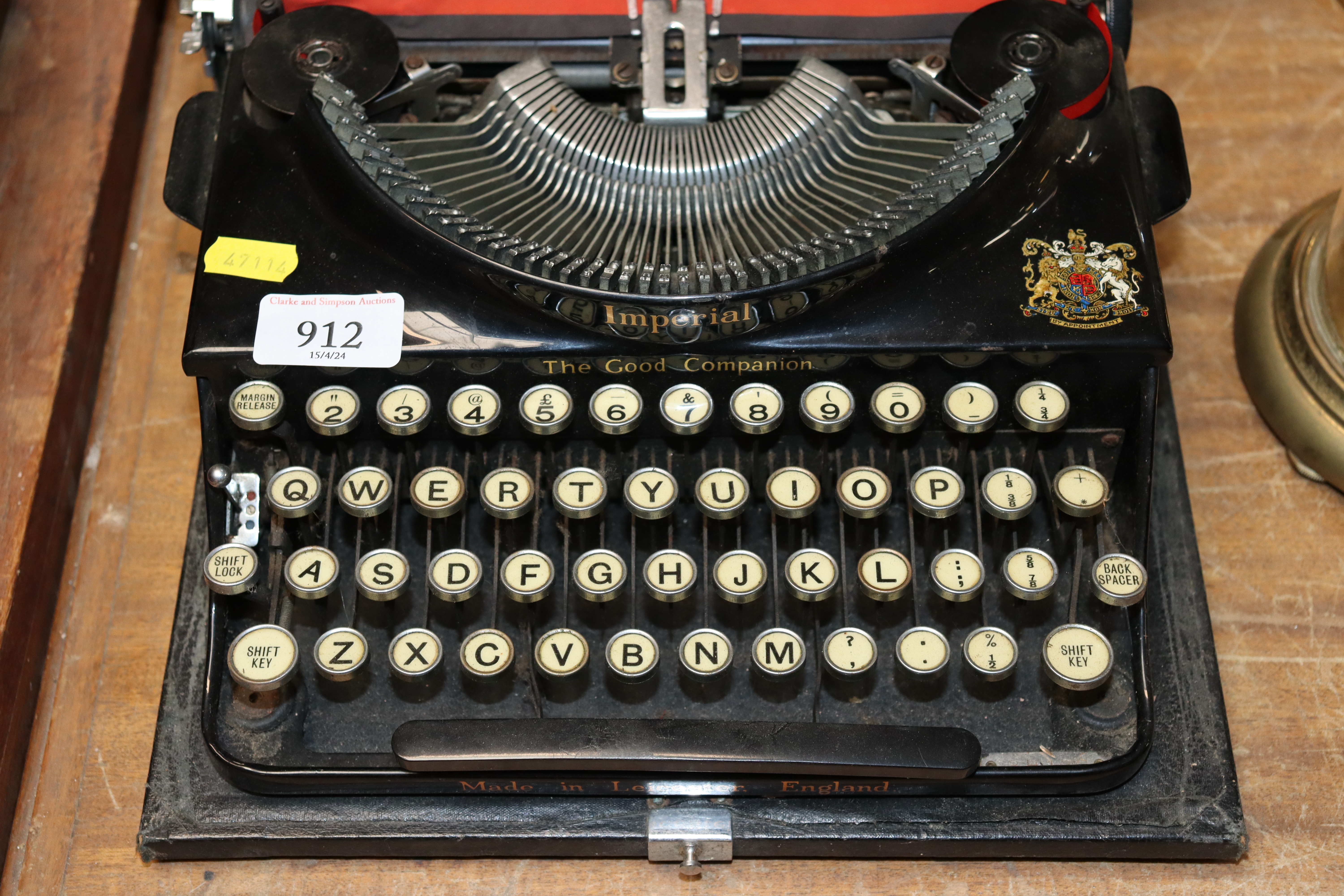 An Imperial vintage portable typewriter - Image 2 of 2