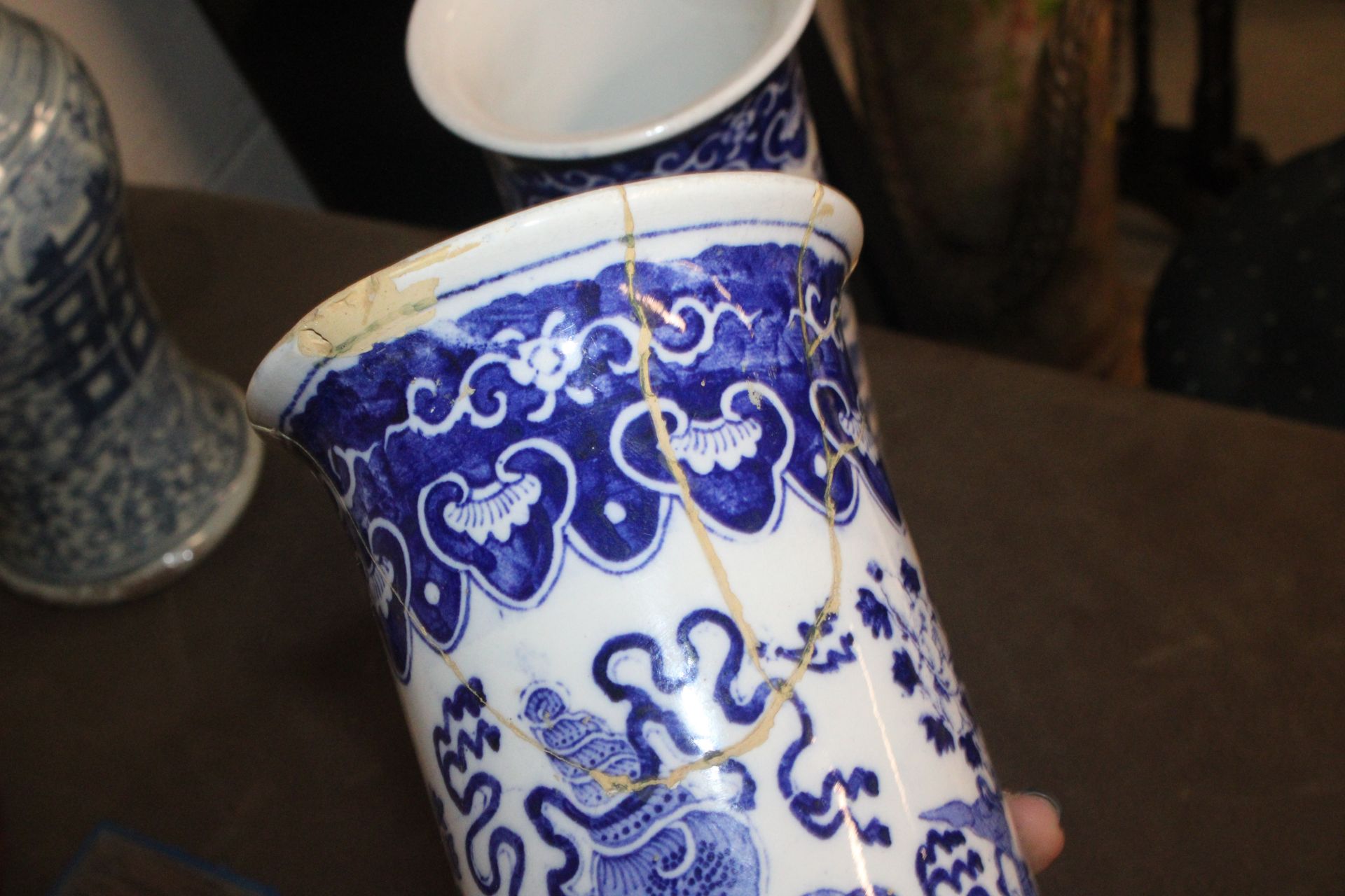 A Chinese blue and white garniture of vases compri - Image 12 of 13