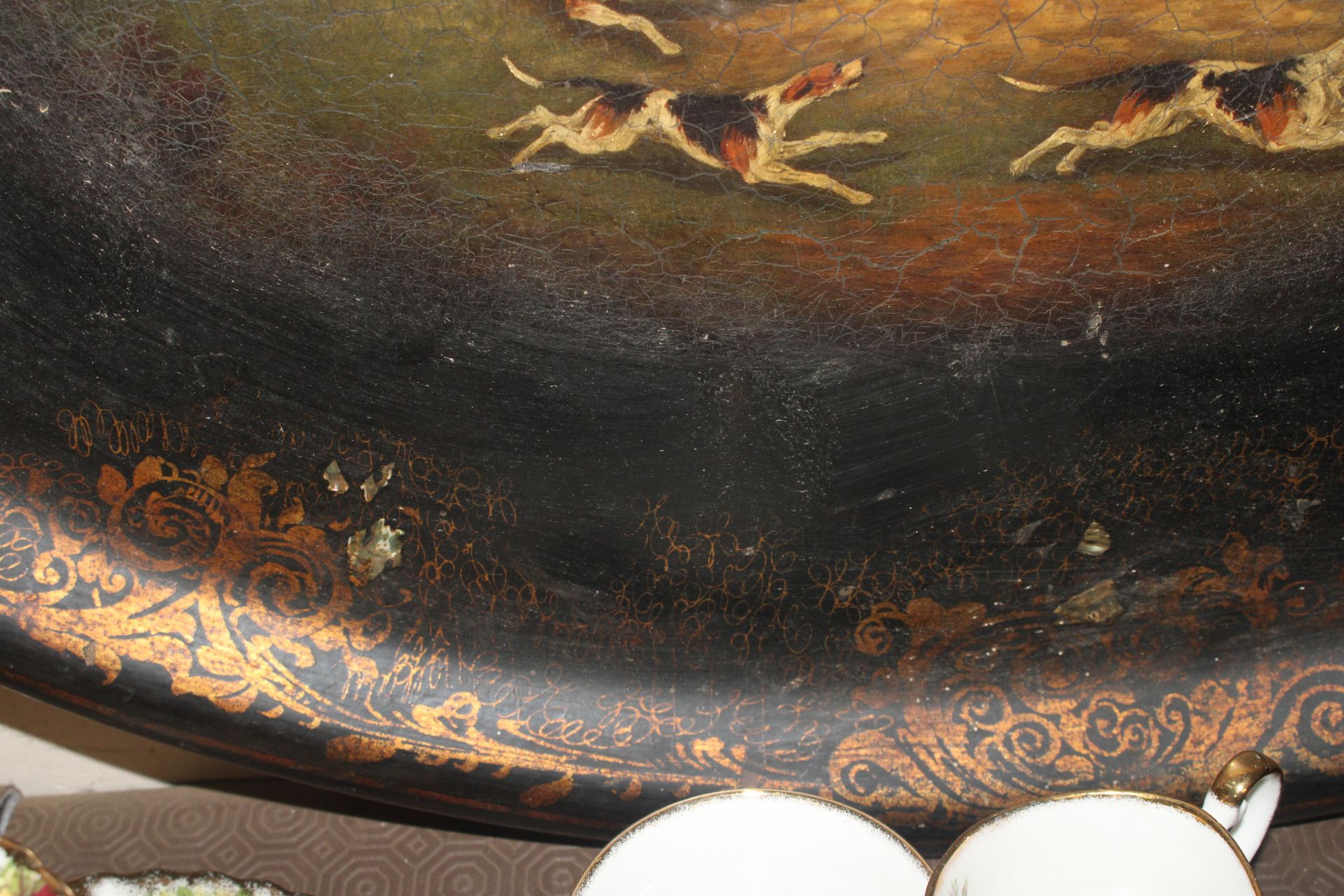 A Victorian papier mâché tea tray decorated with a - Image 6 of 13