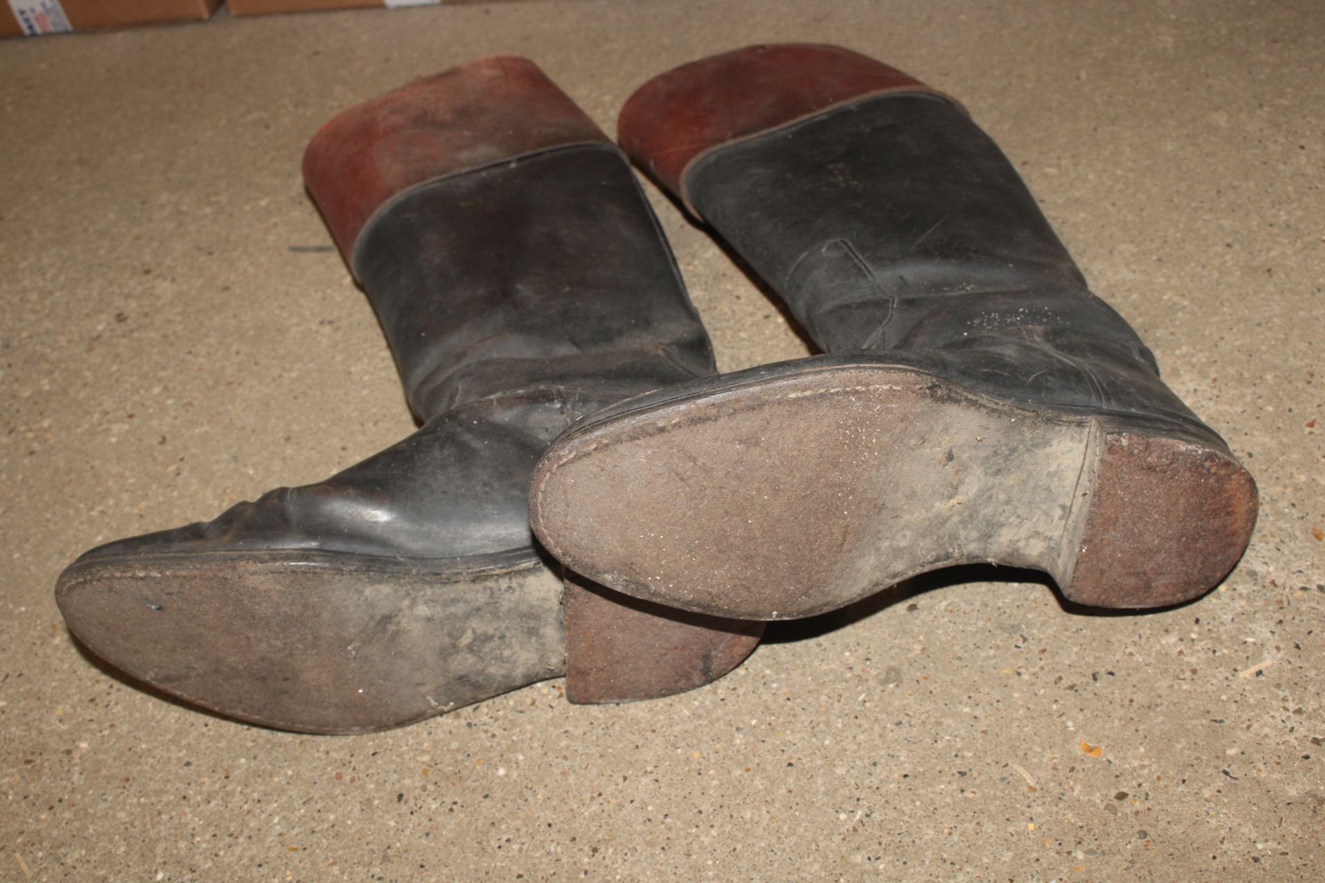 A pair of vintage leather gentleman's boots, compl - Image 6 of 7