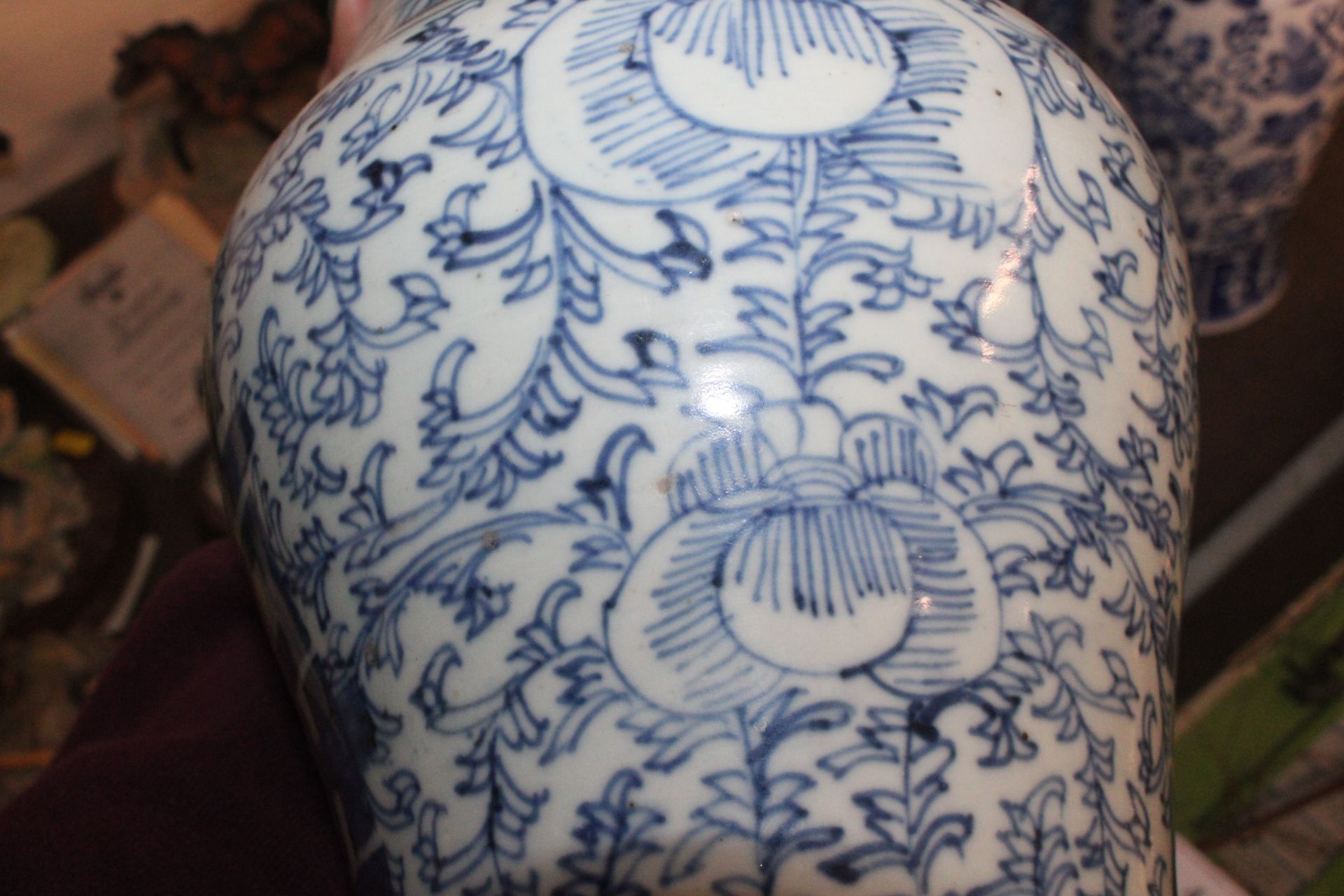 A Chinese blue and white Yeng Yeng vase having fol - Image 6 of 6