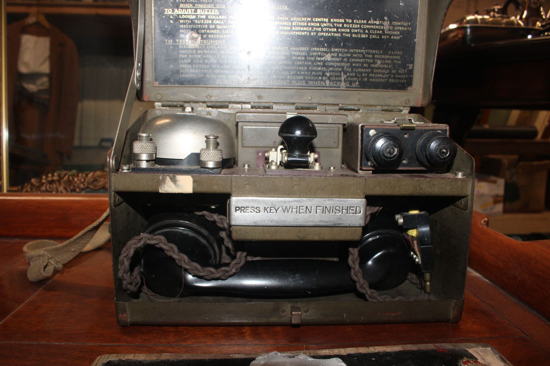 A WWII field telephone - Image 6 of 6