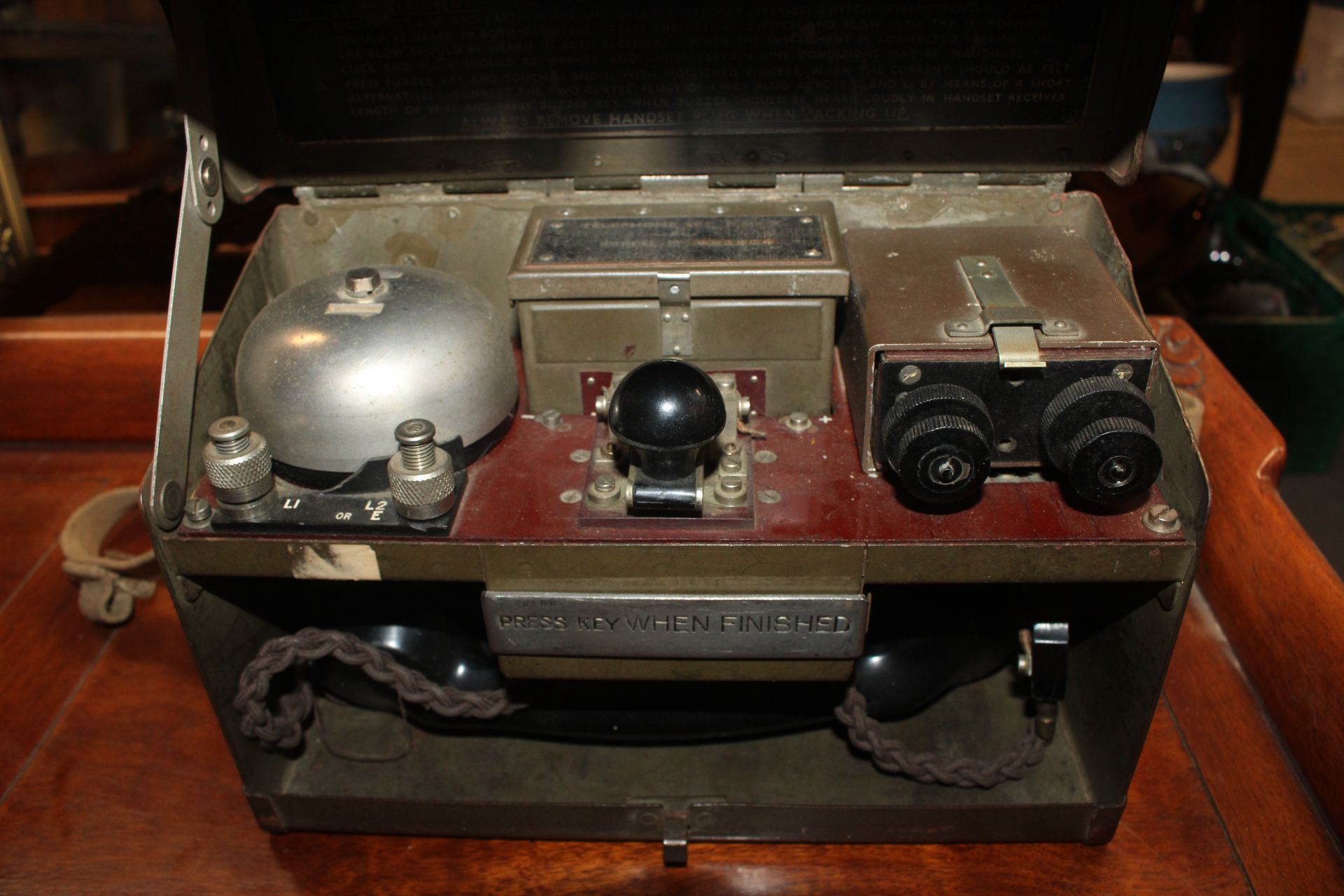 A WWII field telephone - Image 5 of 6