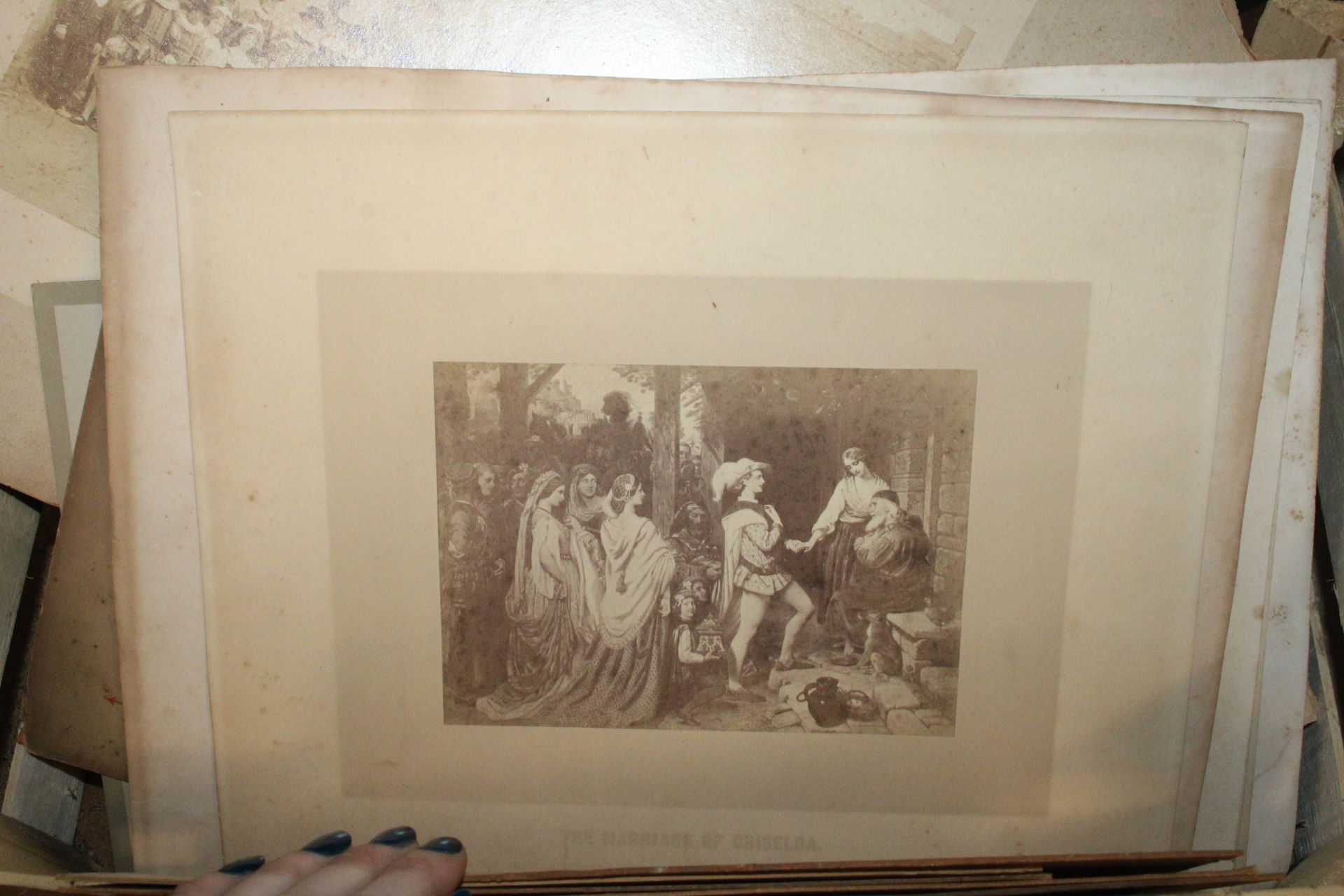 A box of various vintage photographs - Image 4 of 7