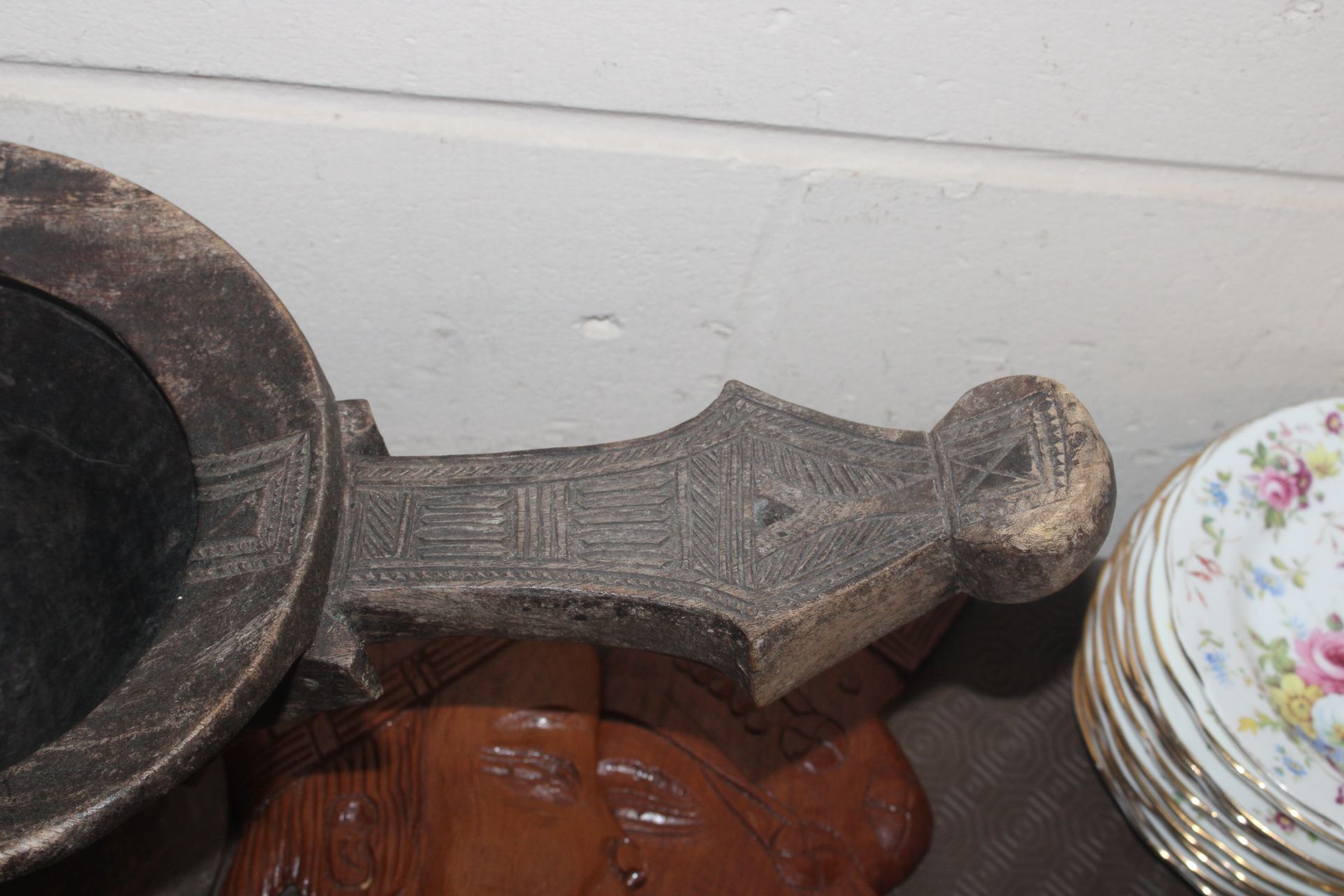 A large carved Ethnic wooden ladle and various oth - Image 3 of 9