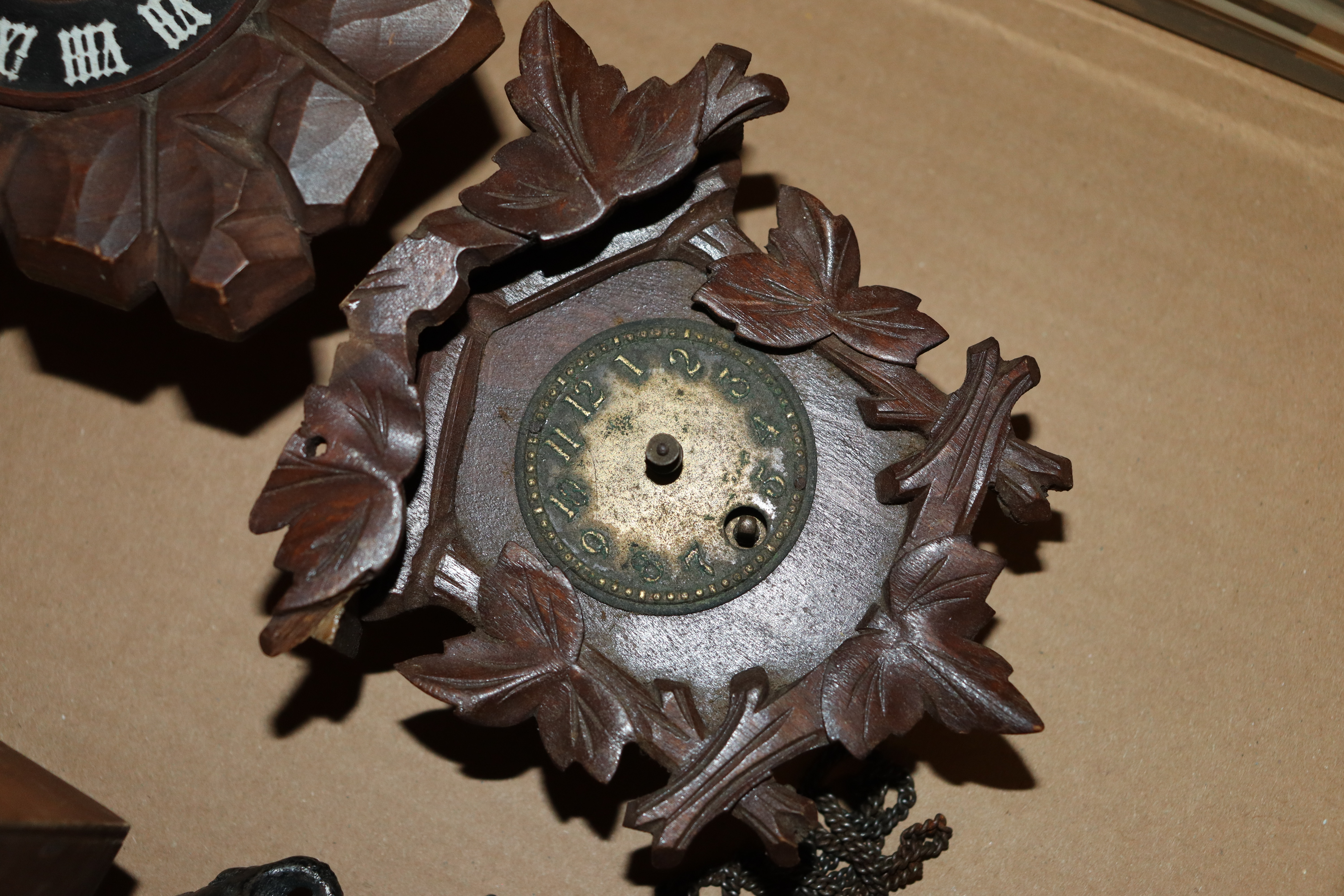 Various cuckoo clocks and keys - Image 4 of 5