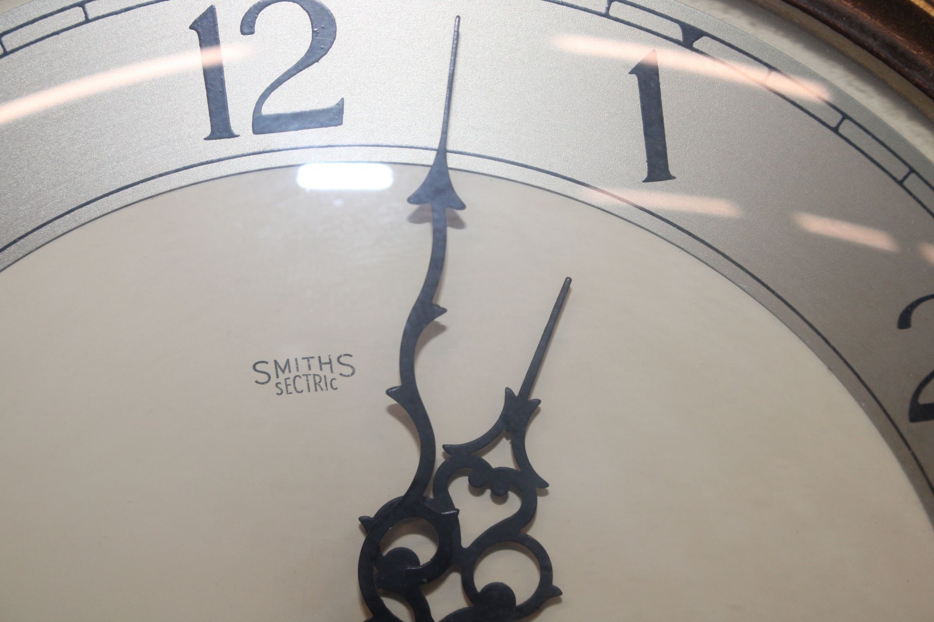 A gilt Smiths Sunburst wall clock - Image 3 of 5