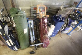 A vintage golf bag AF, a pedal exerciser, wooden T