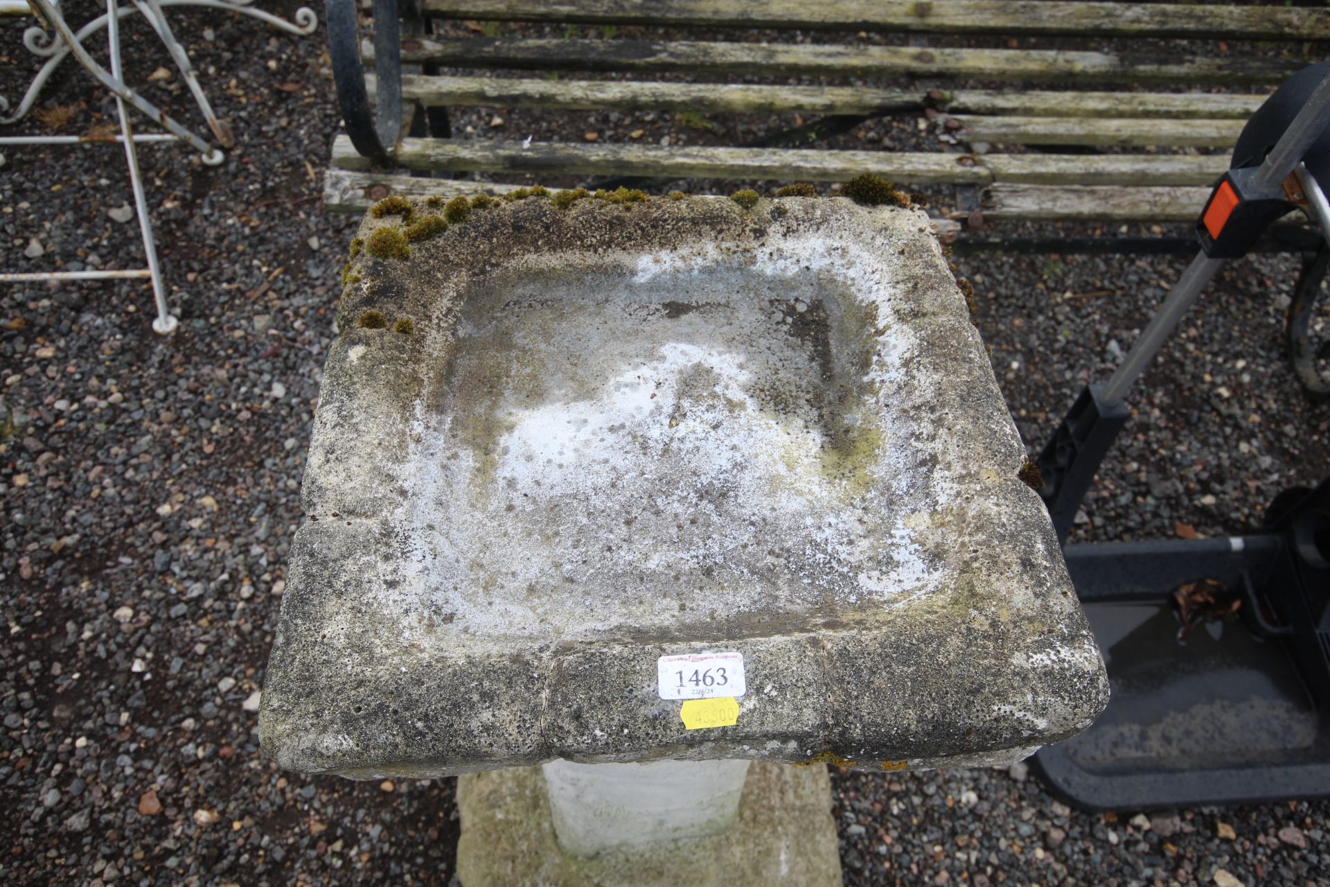 A concrete bird bath raised on plinth base AF - Image 2 of 3