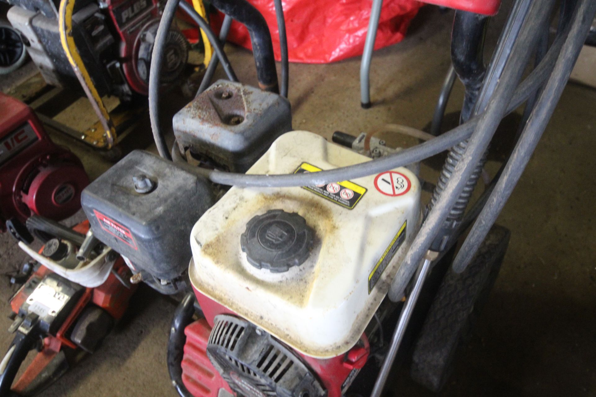 A Parker Brand PPPW-3100 petrol pressure washer wi - Image 4 of 5