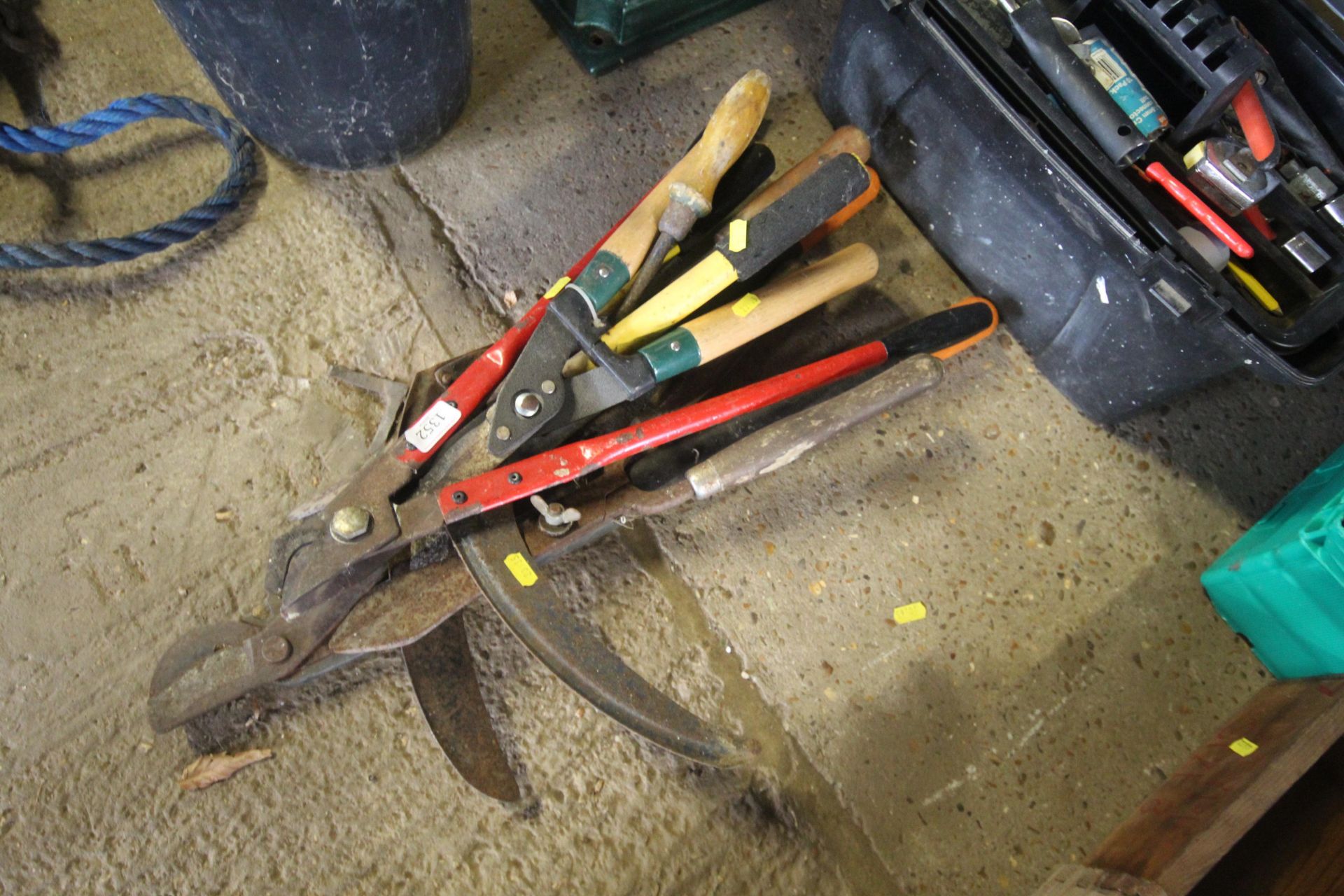 A quantity of shears, loppers etc.