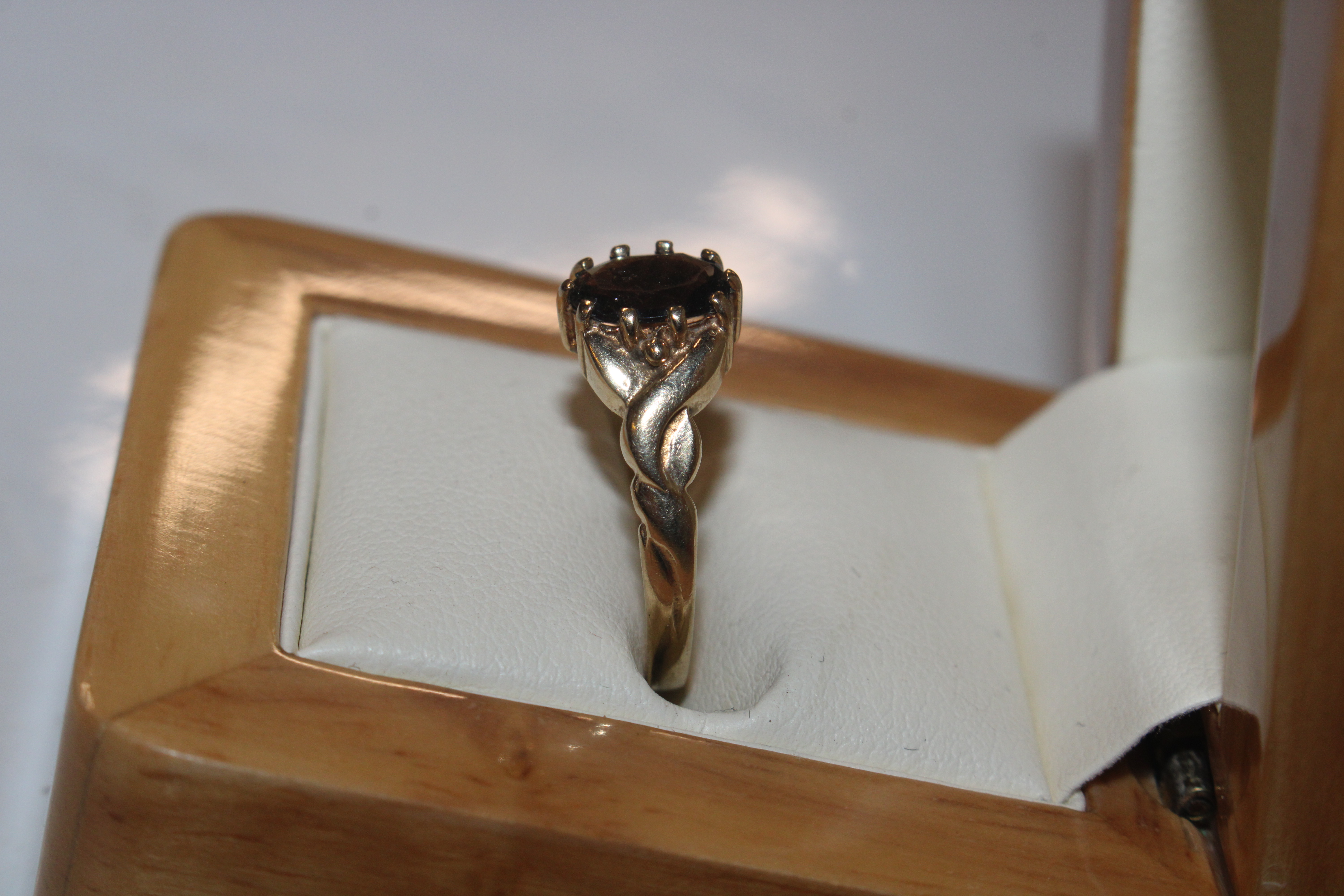 A Hallmarked 9ct gold smoky topaz ring with Celtic - Image 3 of 5
