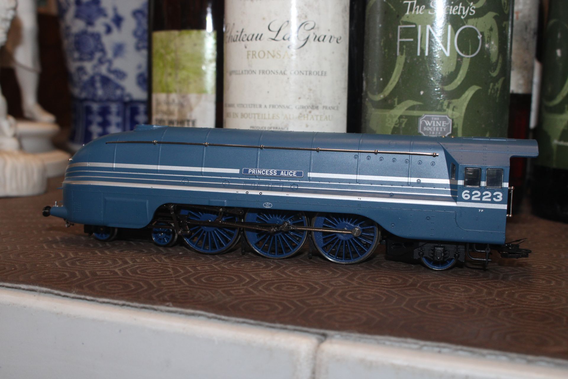Two Hornby GNER 3306 locomotives; and carriages; and a LMS 6223 locomotive "Princess Alice" and - Image 21 of 34