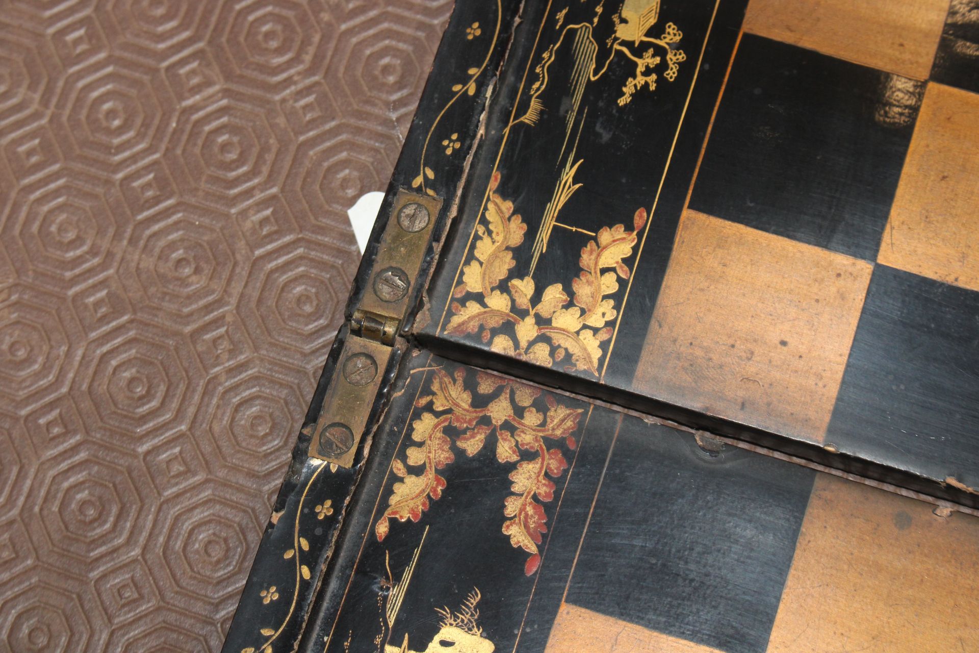 A 19th Century Chinese lacquered folding backgammo - Image 6 of 14