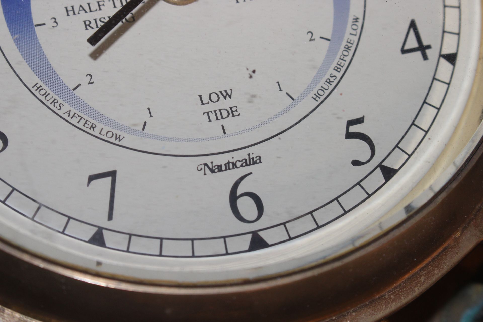 A brass cased ship's style saloon clock by Nautica - Image 6 of 8
