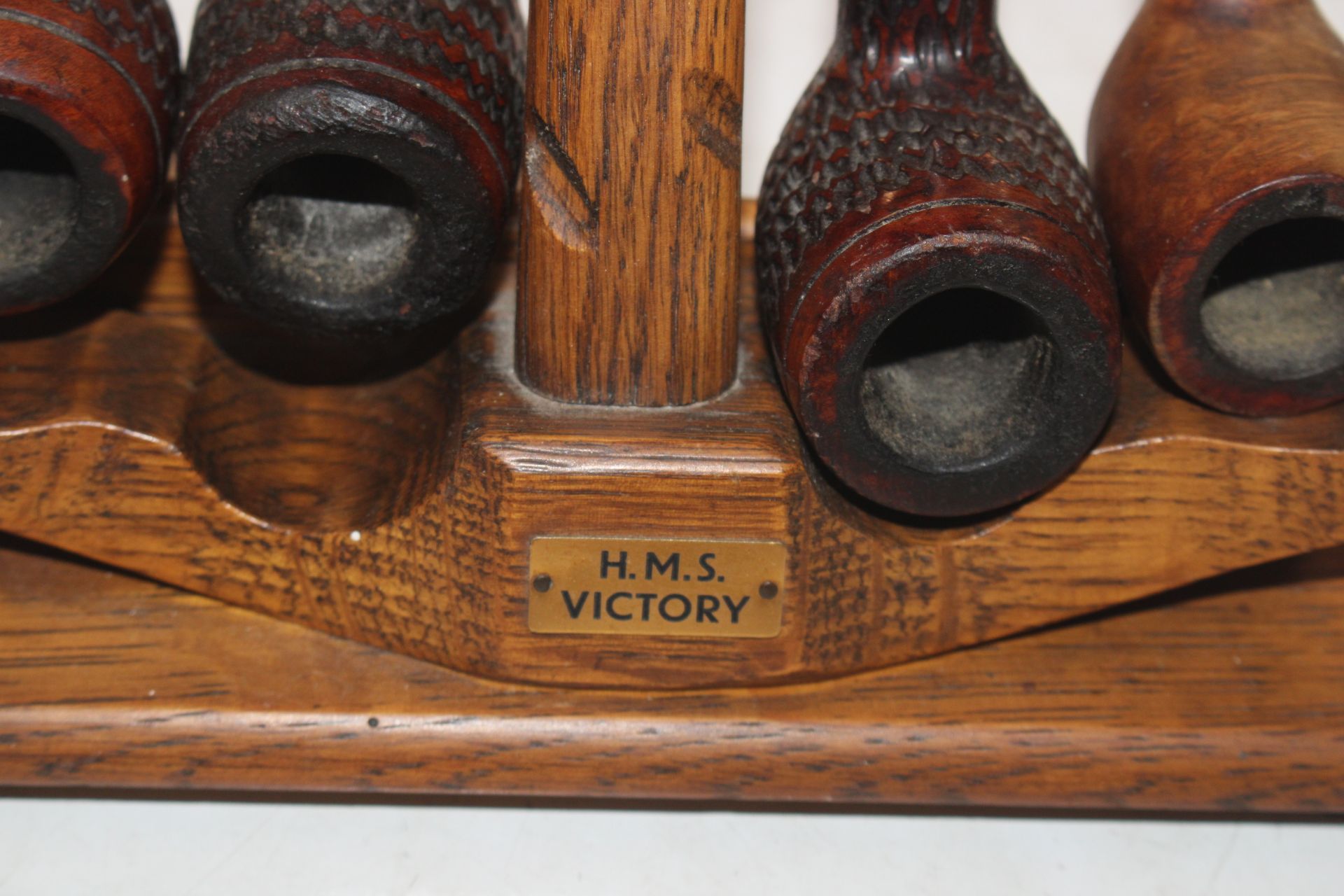 A box containing two pipe racks and various pipes - Image 16 of 32