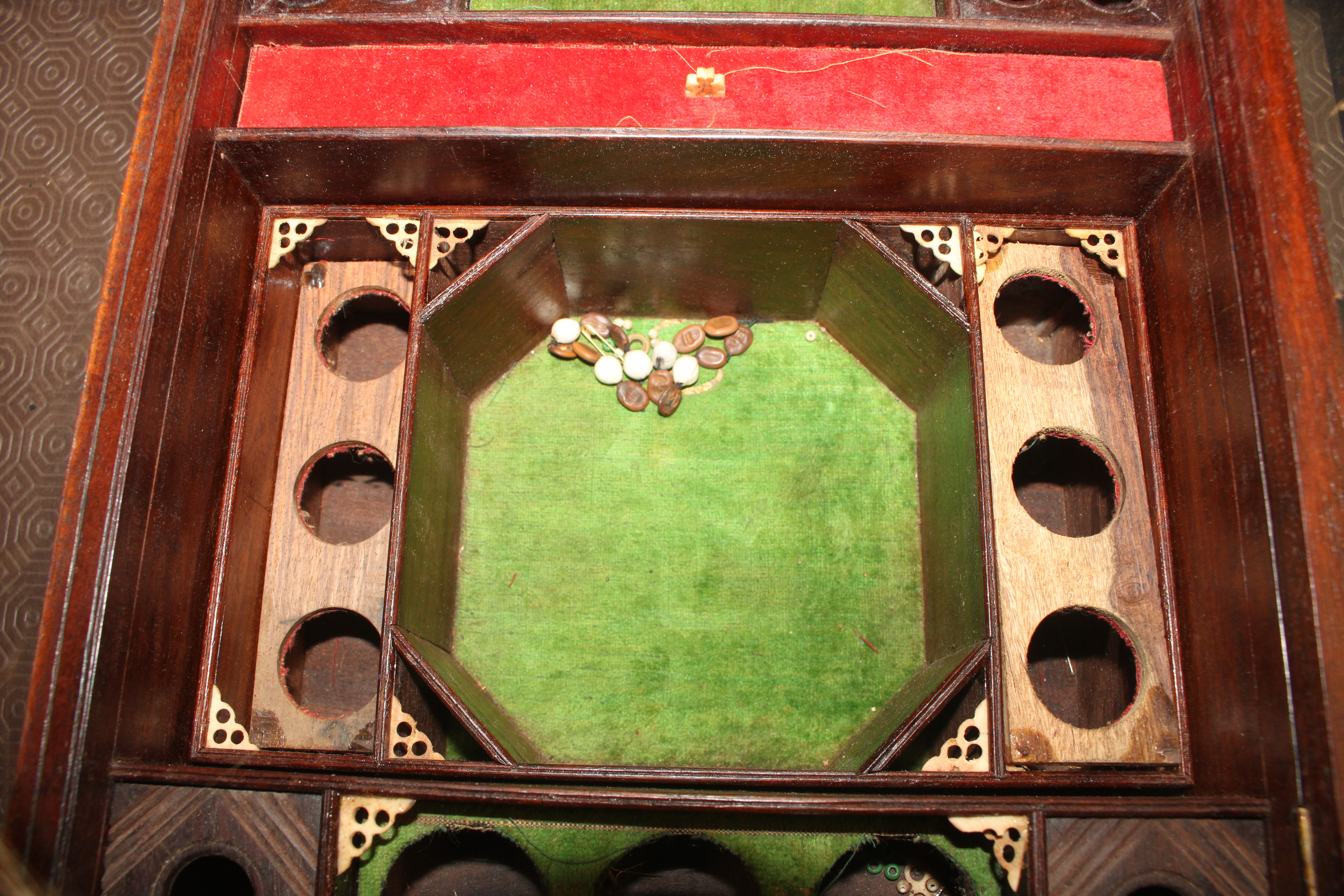 A rosewood and brass mounted travelling toilet box - Image 15 of 16