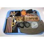 A tray of assorted military related items to inclu