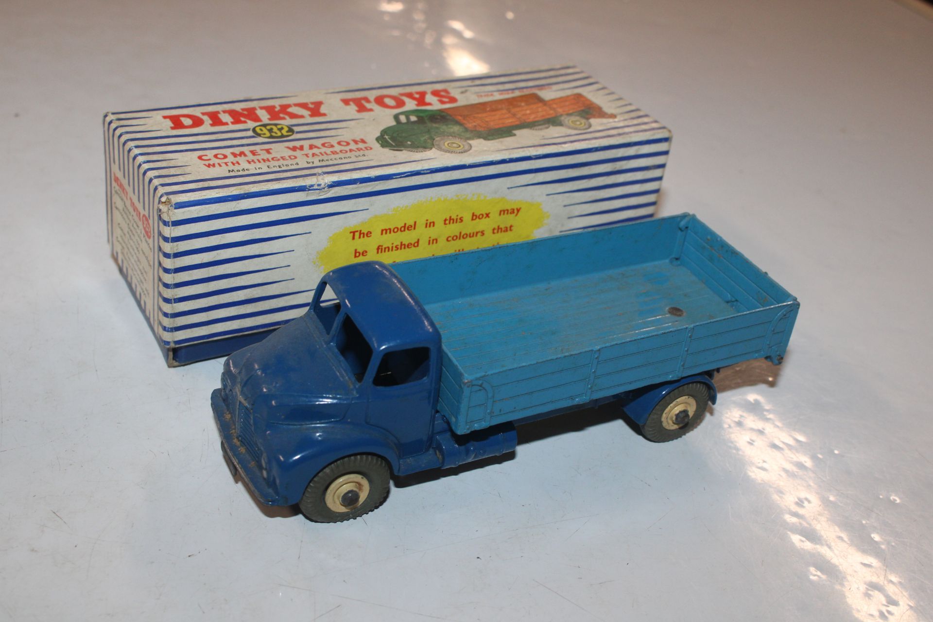 A Dinky Toy 932 comet wagon with hinged tailboard - Image 2 of 8