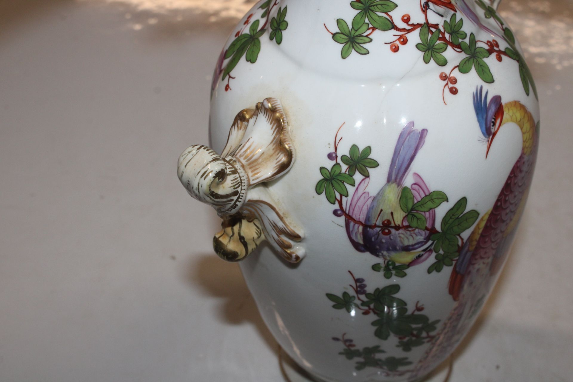 A Chelsea porcelain baluster vase decorated with b - Image 9 of 15