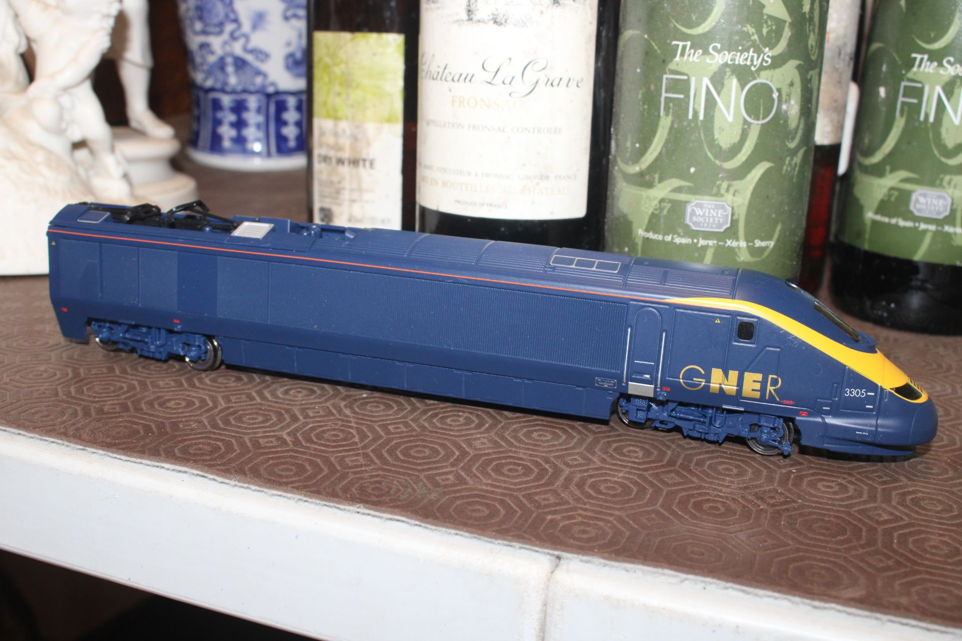 Two Hornby GNER 3306 locomotives; and carriages; and a LMS 6223 locomotive "Princess Alice" and - Image 2 of 34
