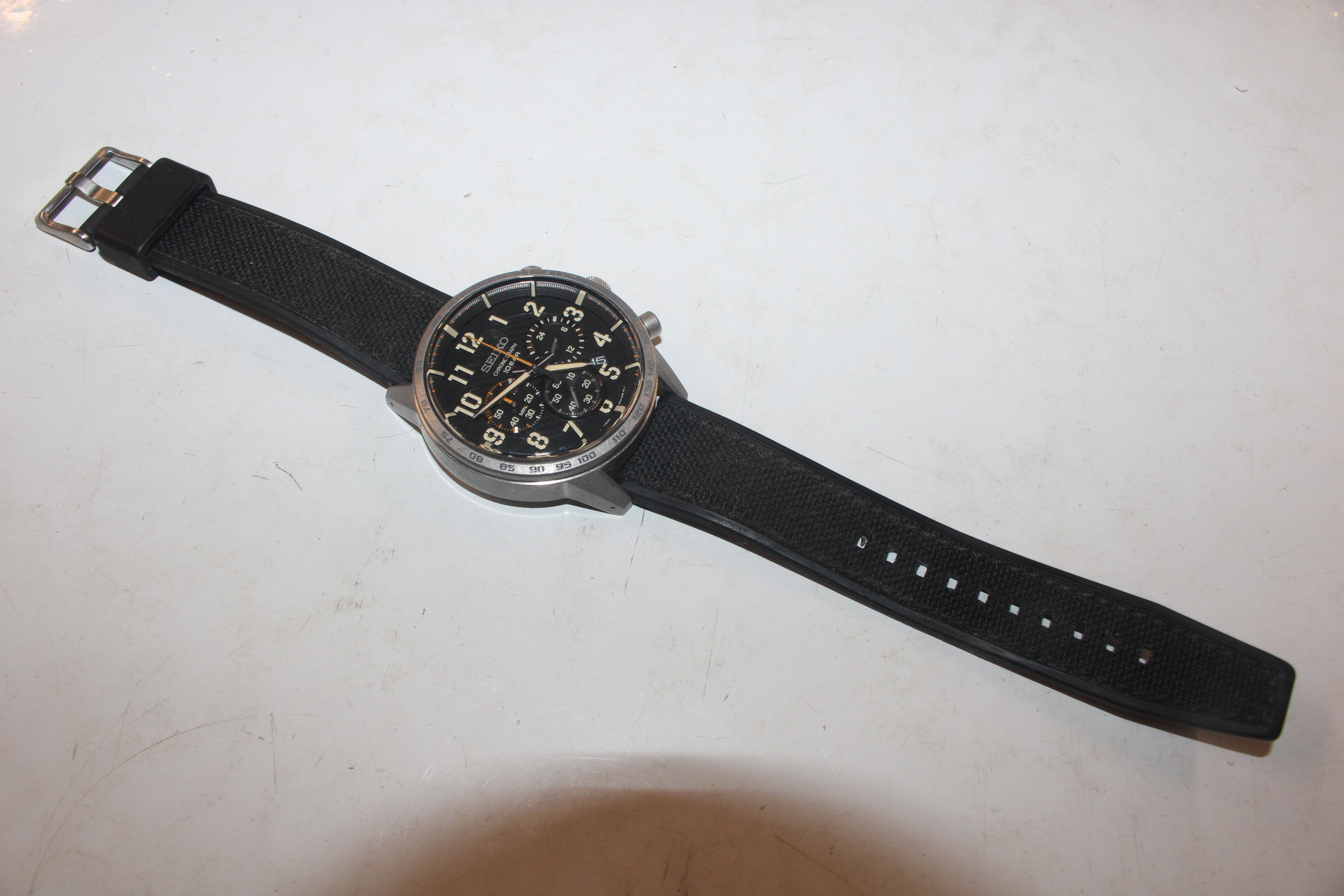 A Seiko Chronograph 10Bar wrist watch No.9N1535 - Image 3 of 4