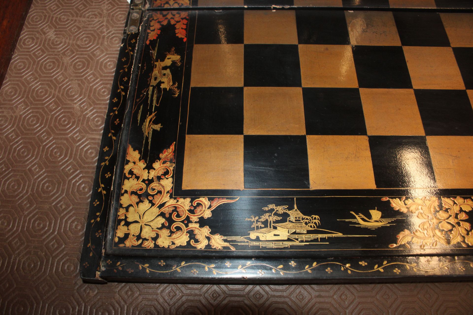 A 19th Century Chinese lacquered folding backgammo - Image 10 of 14