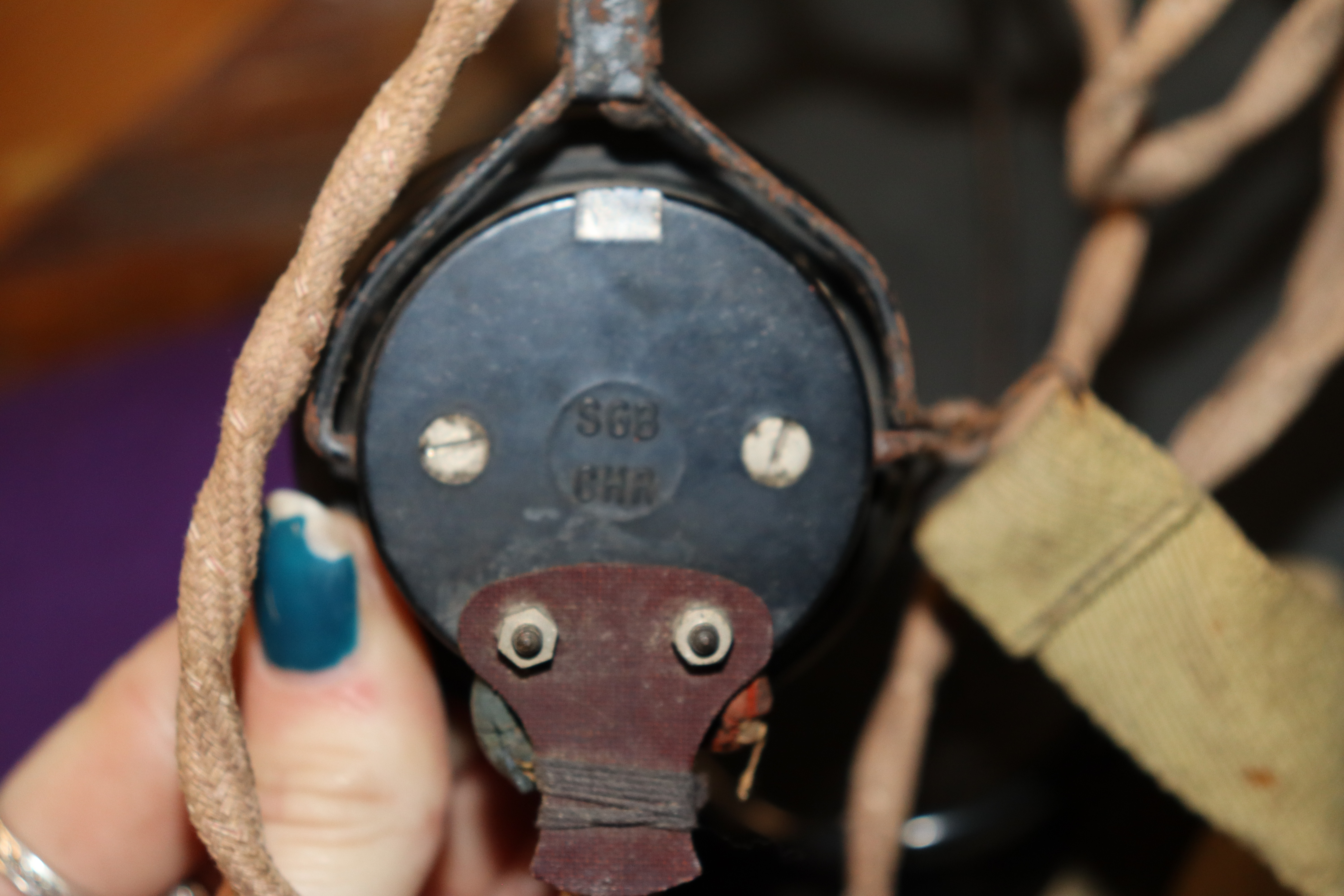 A set of vintage radio headphones - Image 3 of 4