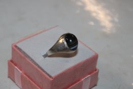 A Sterling silver and banded agate set ring, ring