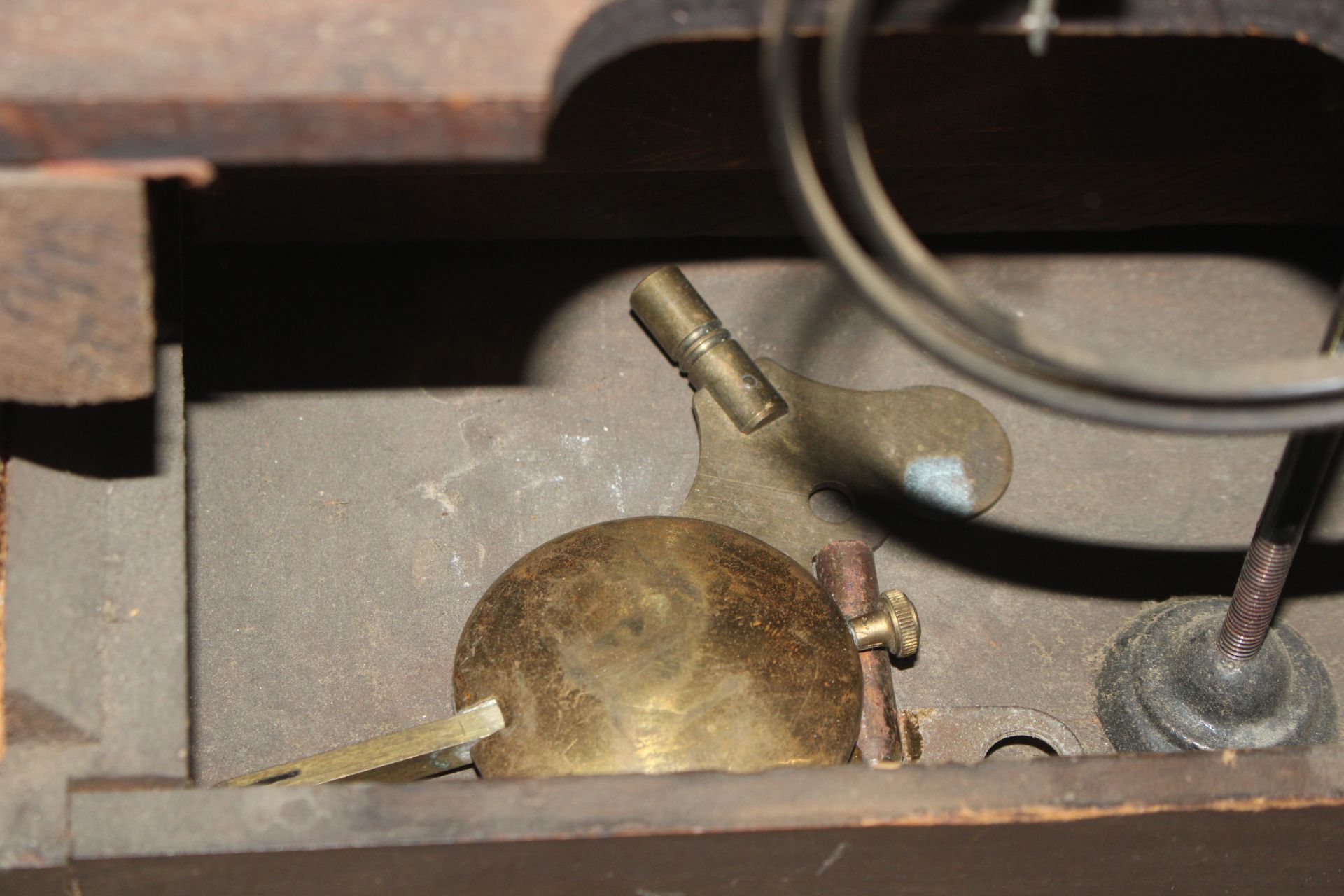 An Edwardian mantel clock; a small 1920's timepiec - Image 8 of 14