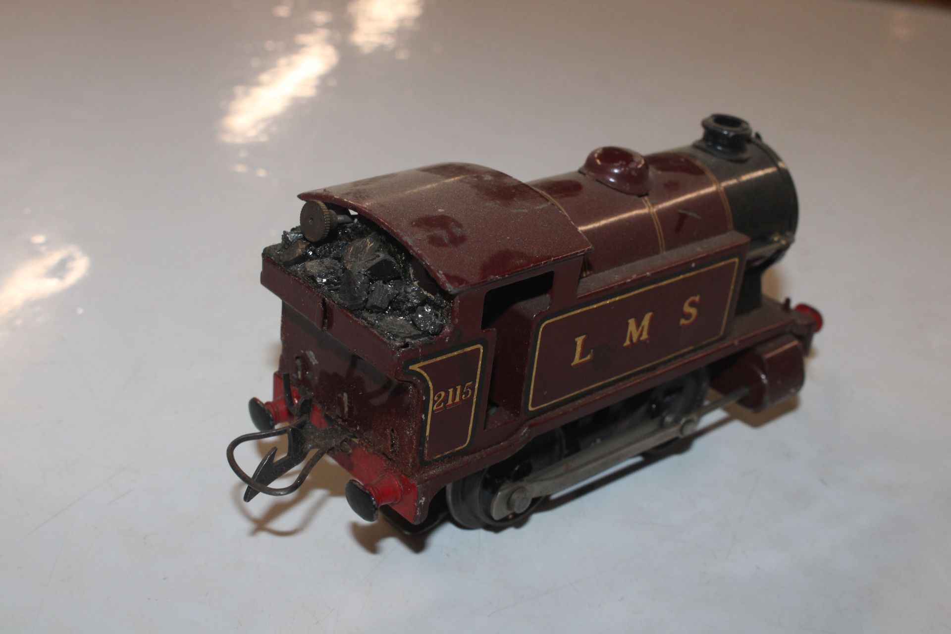 A Hornby O gauge LMS 0-4-0 locomotive No. 2115 in - Image 2 of 6