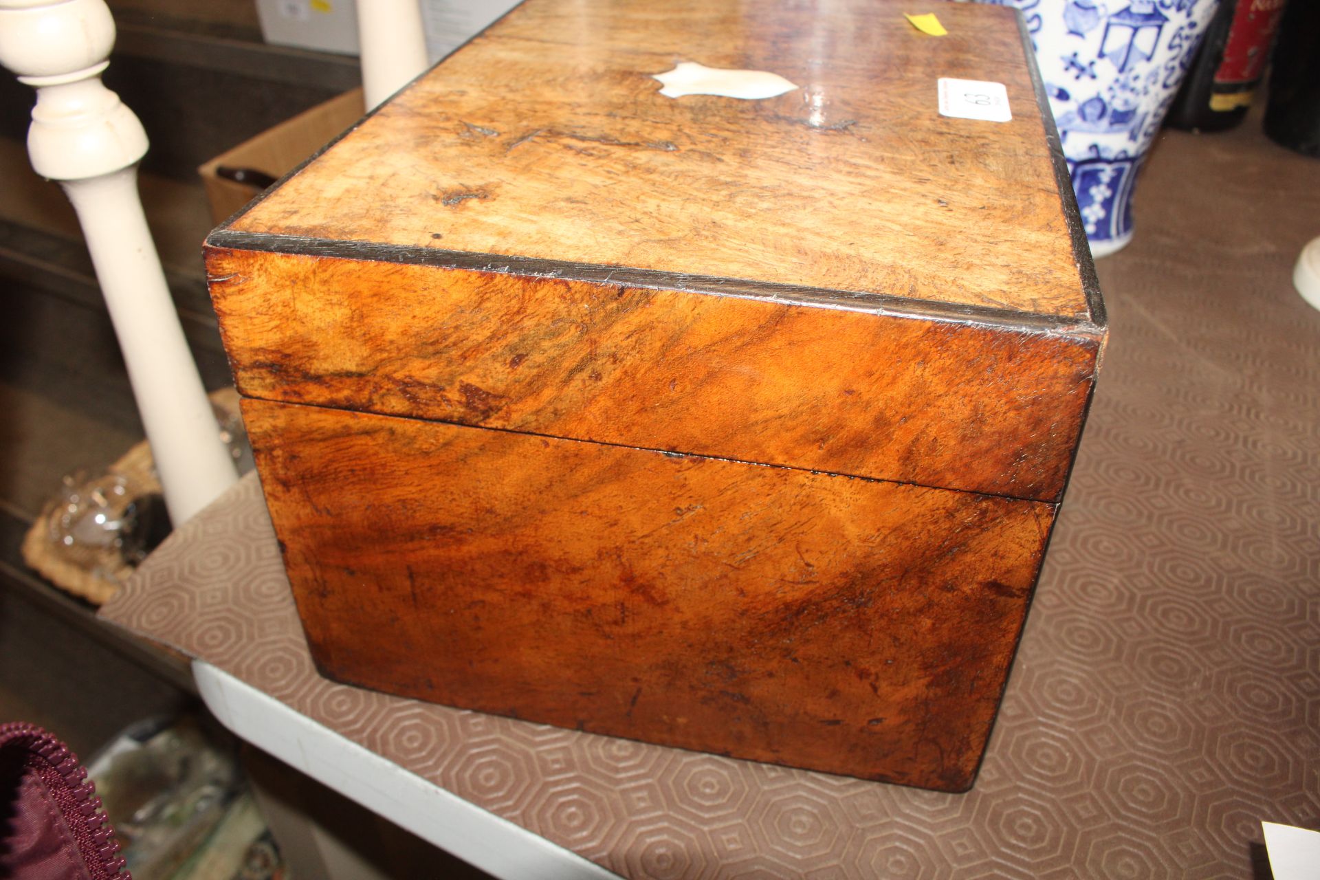 A Victorian walnut and mother of pearl inlaid toil - Image 3 of 6